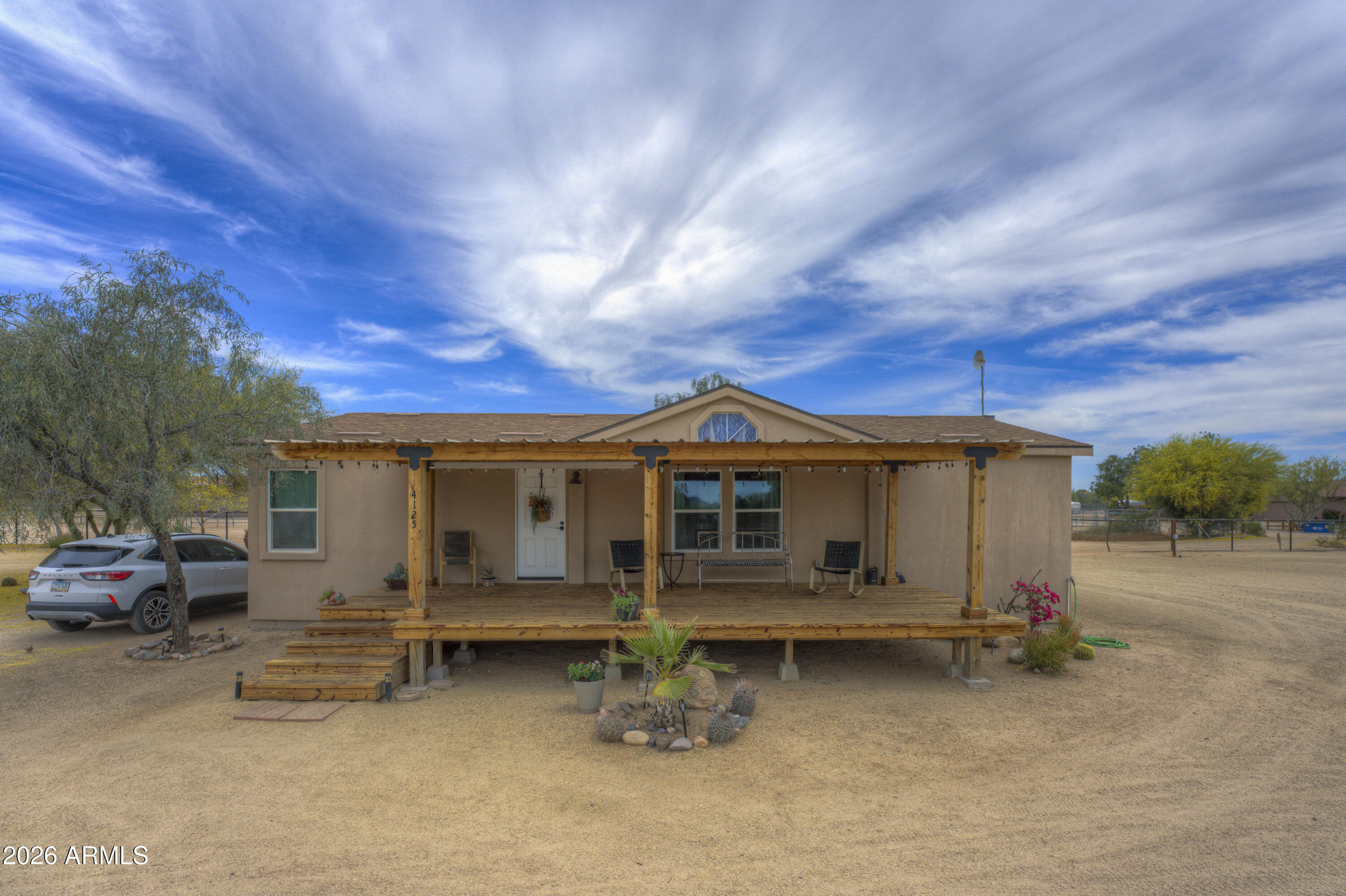 Ag zoned Horse Ranch for ropers. - Residential