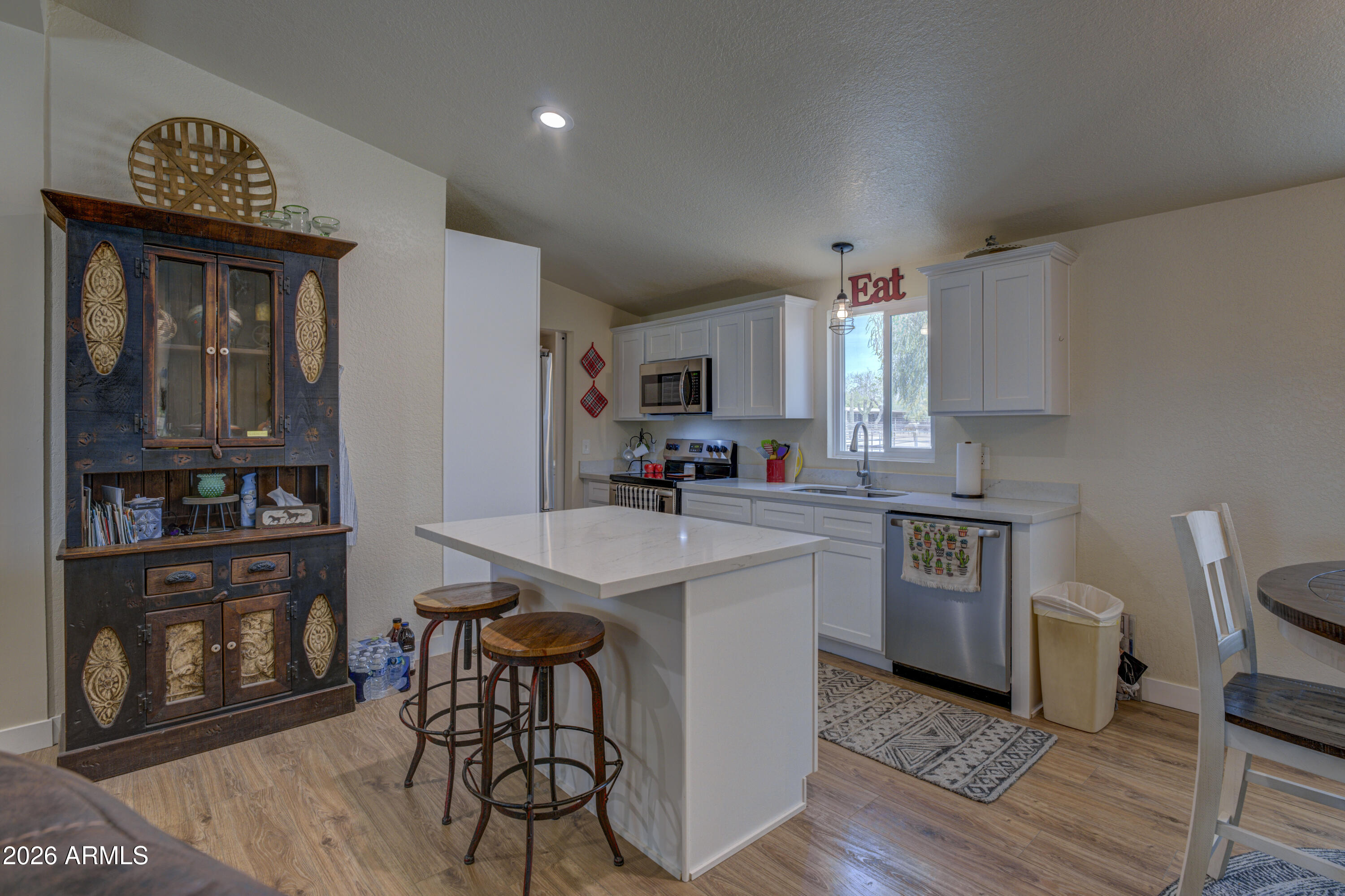 Ag zoned Horse Ranch for ropers. - Residential