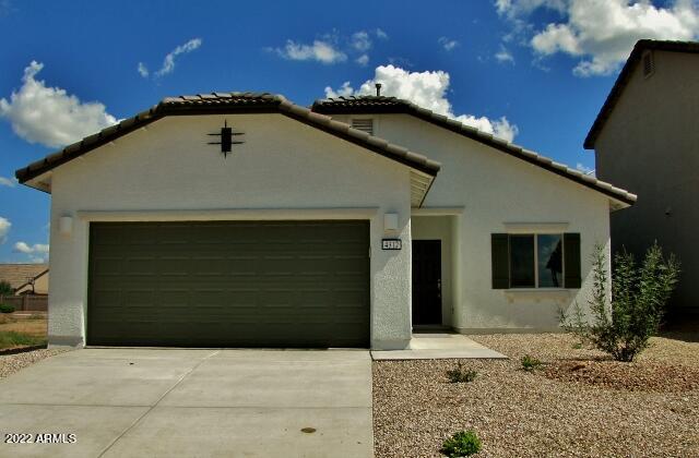 This brand new 3BR/2BA/2CG, 1423 sq. ft. rental in Holiday in Sierra Vista, AZ is minutes from Ft. Huachuca, shopping, schools and Canyon Vista Medical Center. The open floor plan includes a great room, modern kitchen w/ S/S appliances, central A/C and washer and dryer. The yards are landscaped and easy maintenance. The clubhouse, community pool and spa are just steps away. Call today.