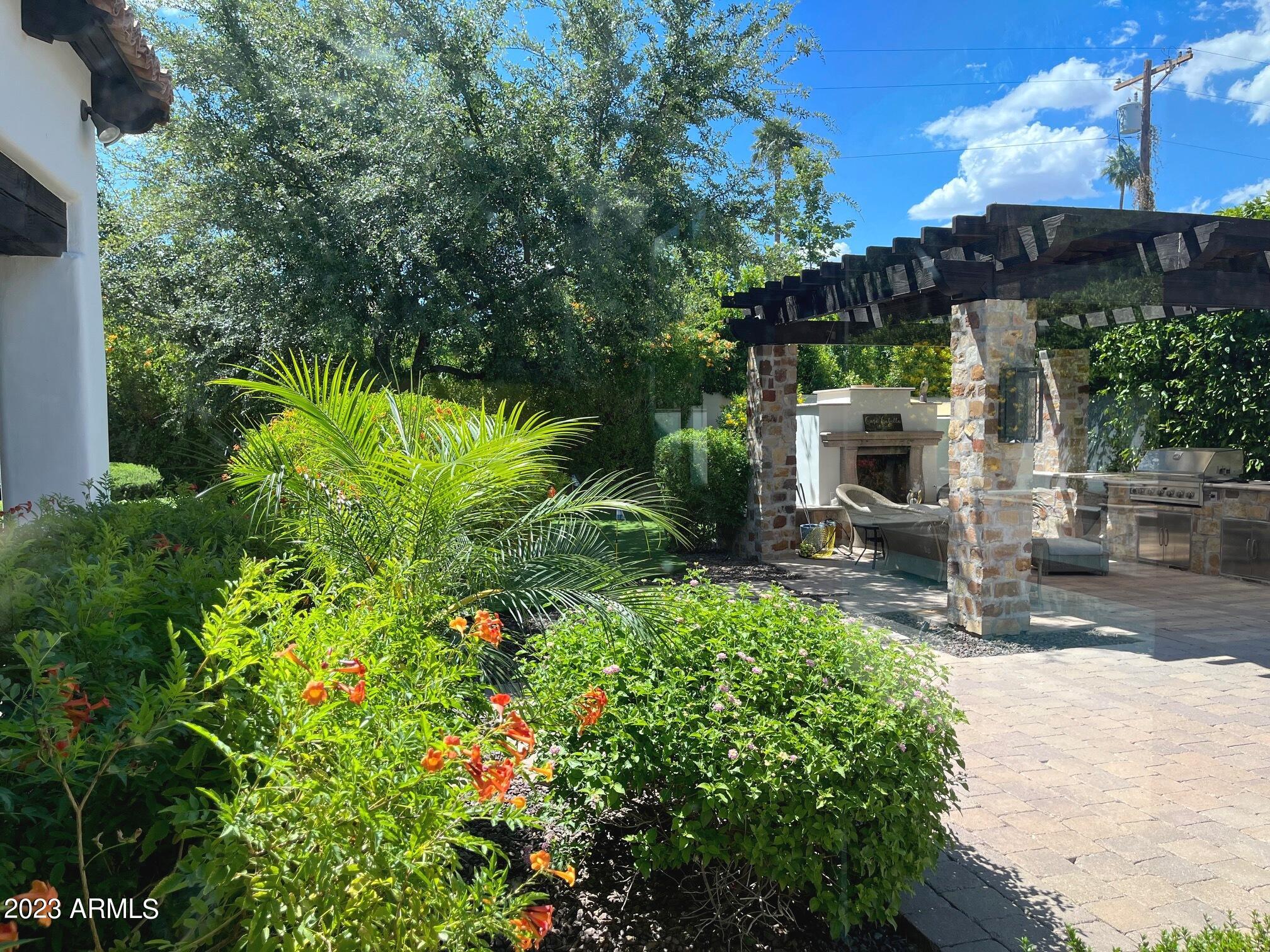 VINEYARDS AT ARCADIA - Residential