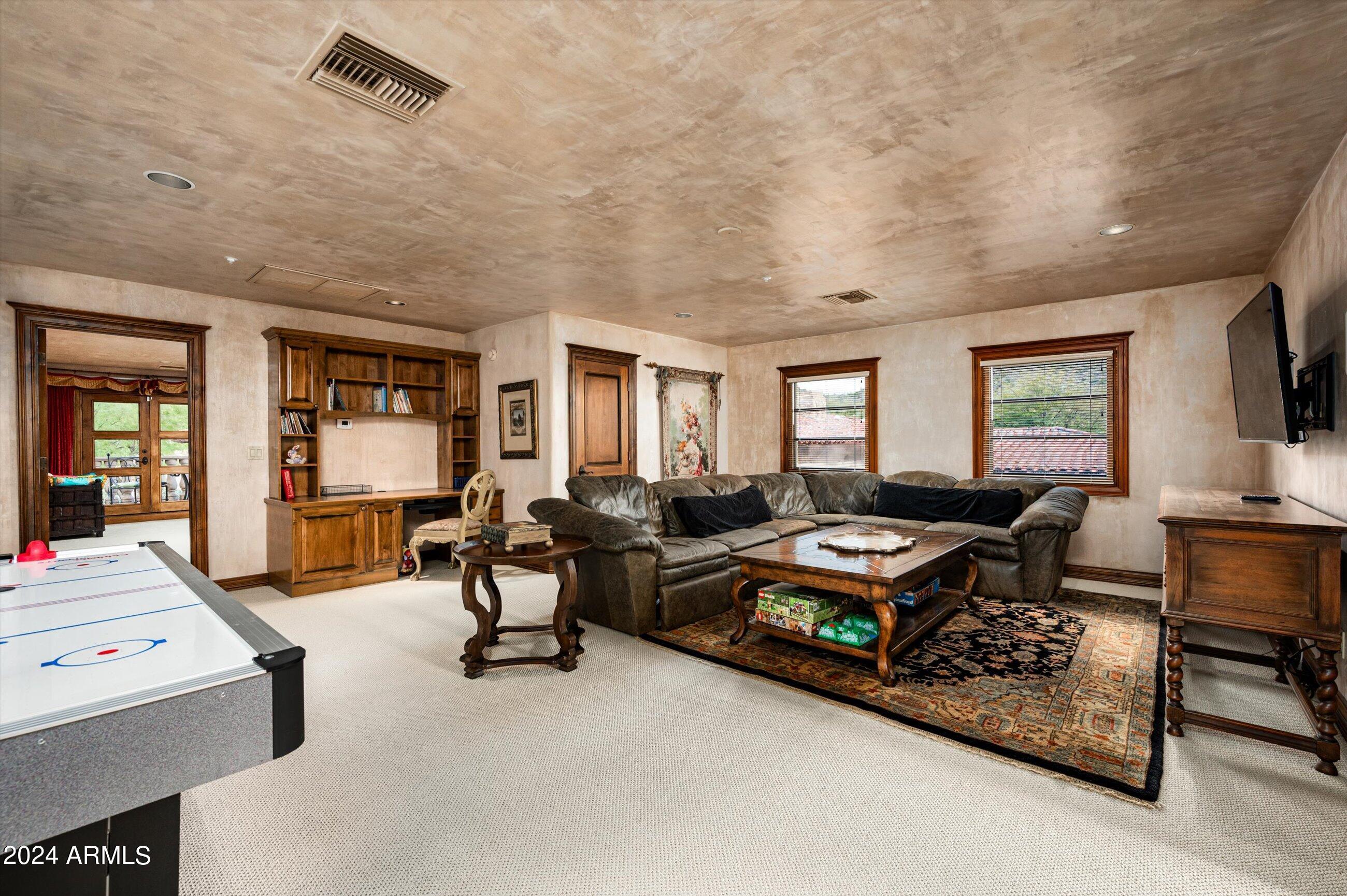 ESTANCIA - Residential