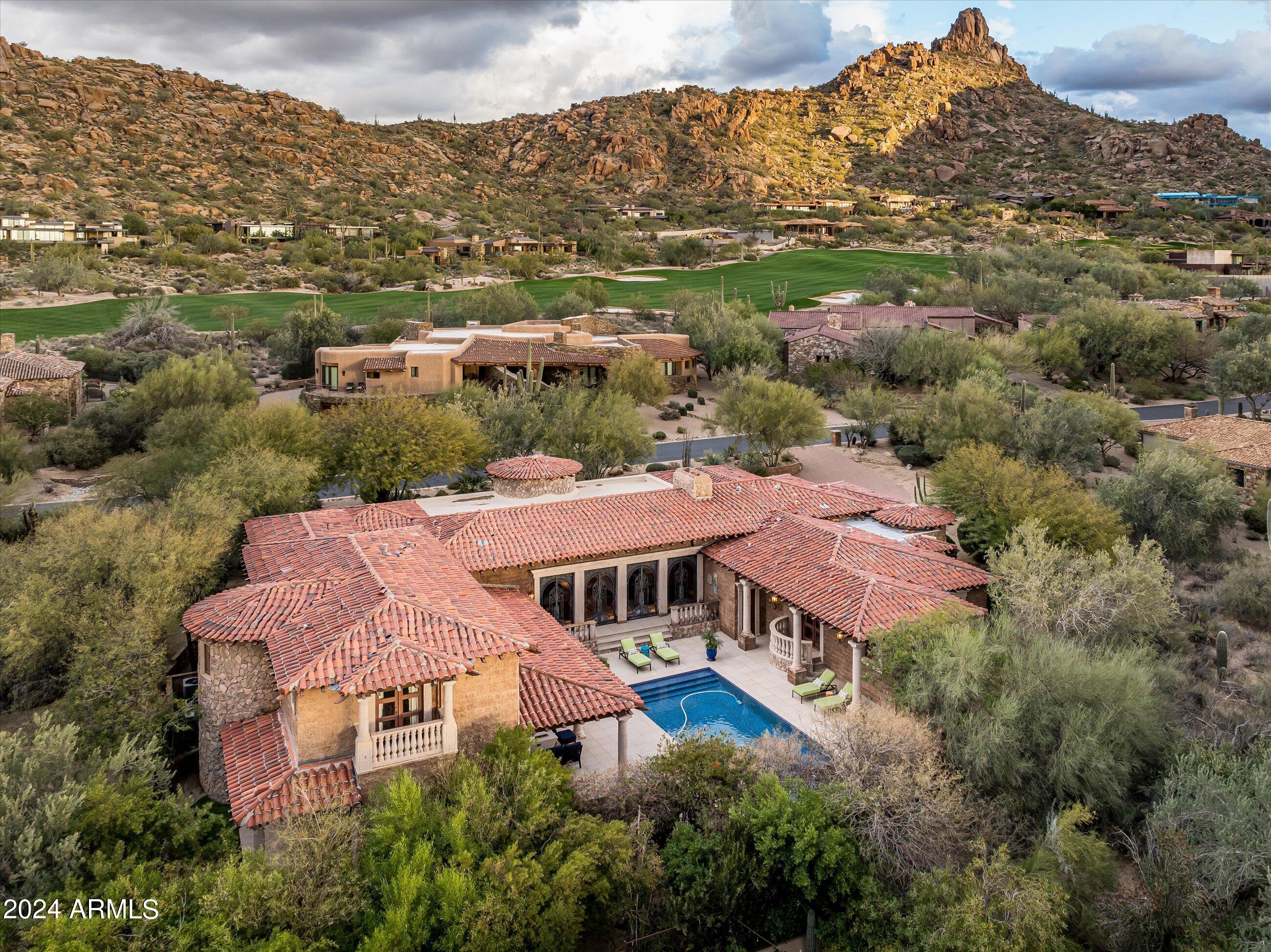 ESTANCIA - Residential
