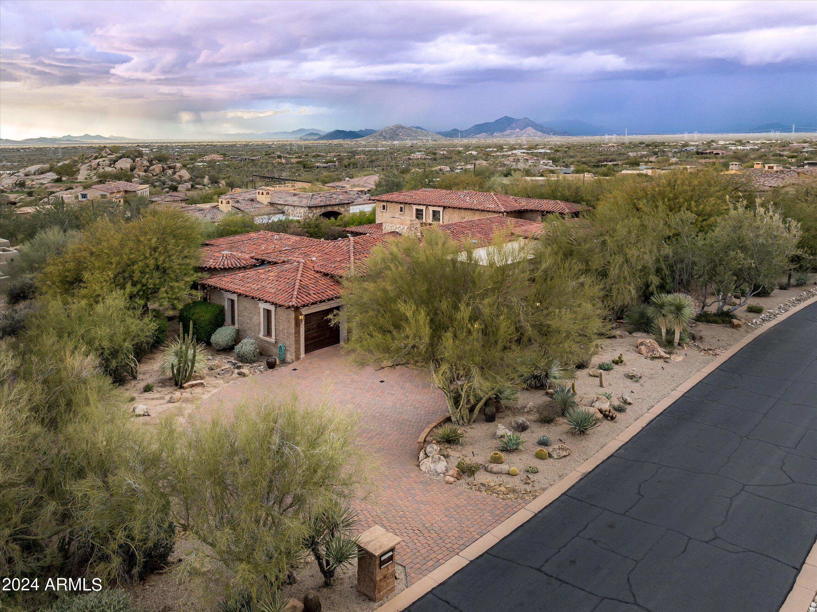 ESTANCIA - Residential