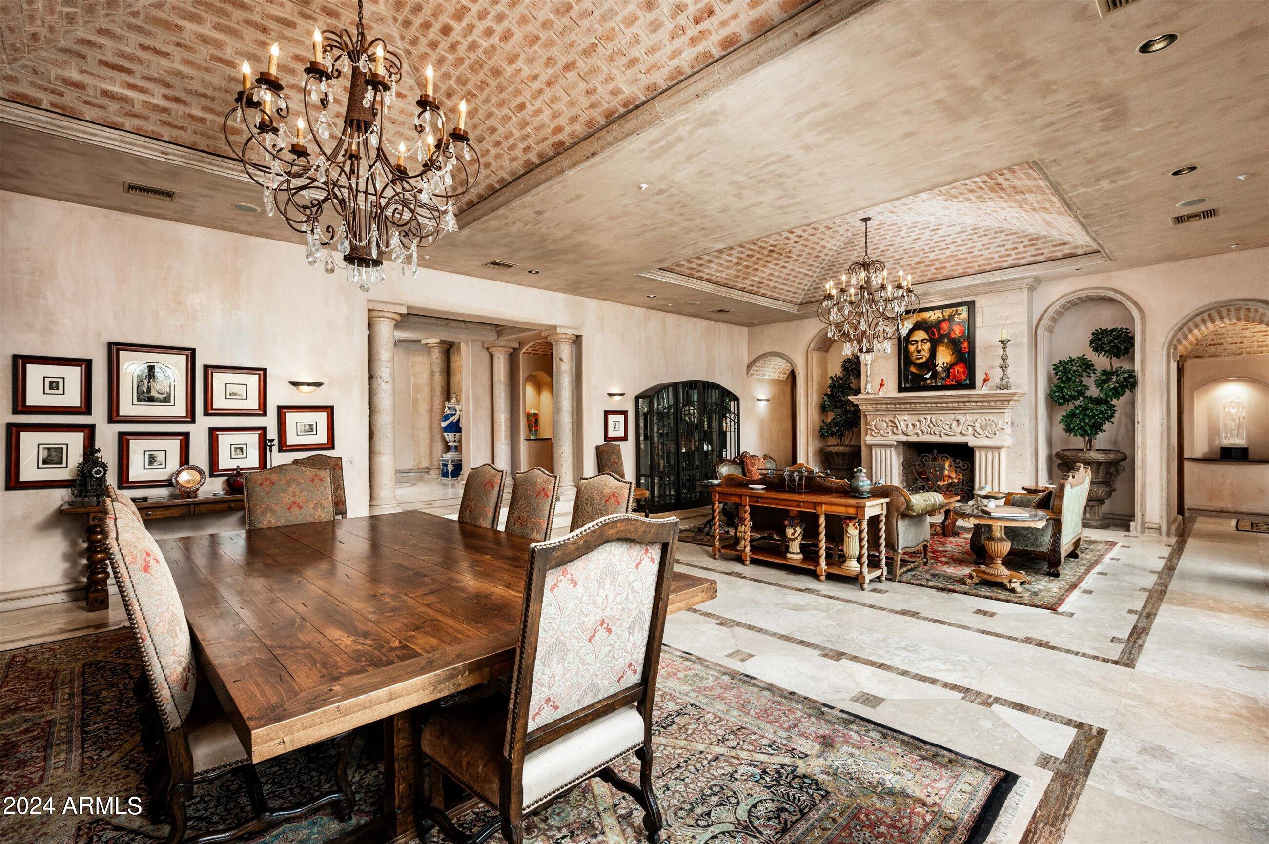 ESTANCIA - Residential