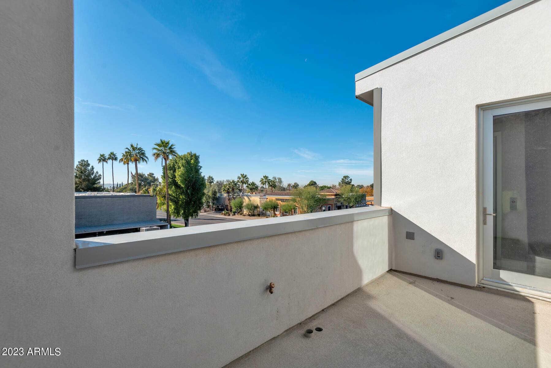 LUXE ON 40TH - Residential Income