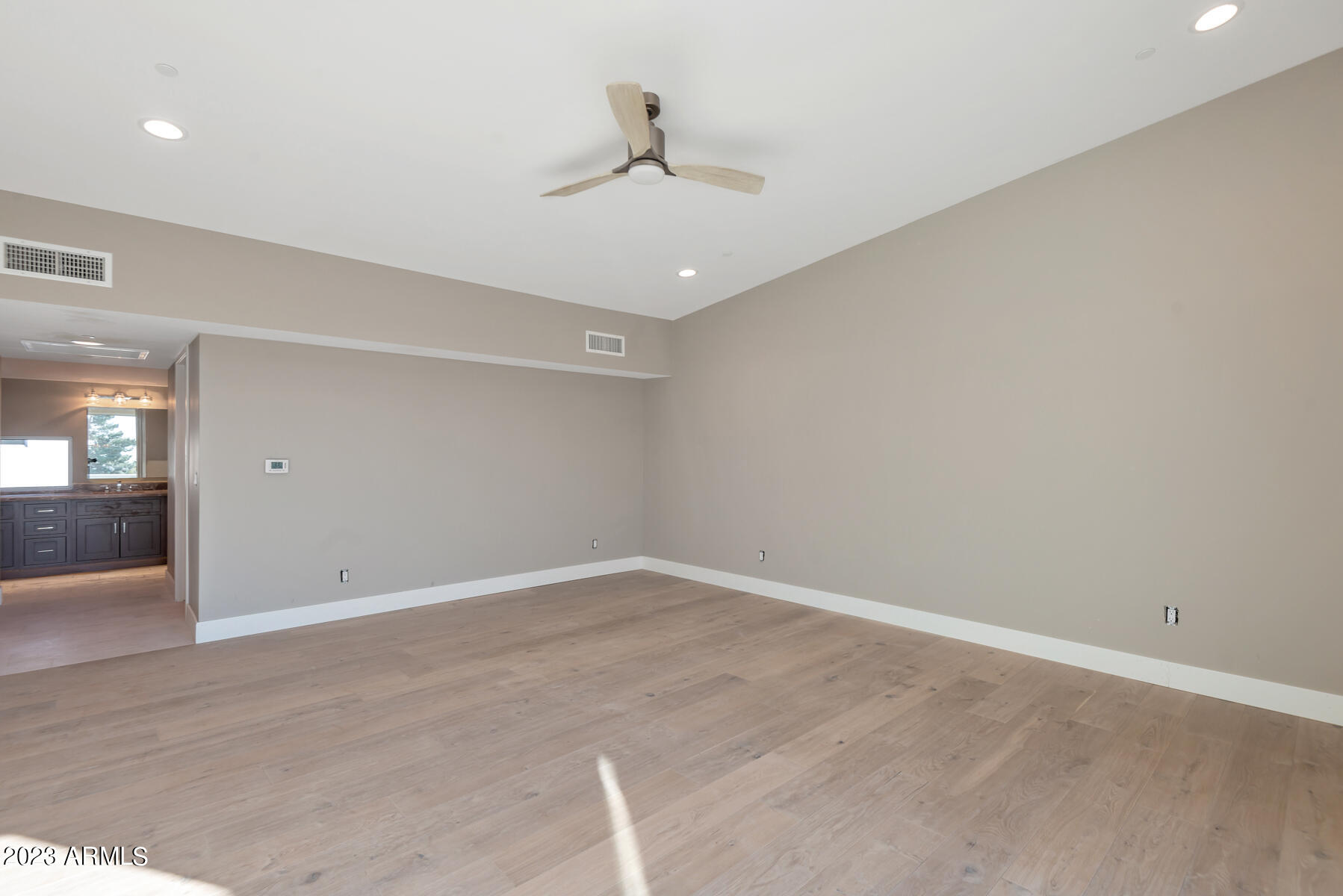LUXE ON 40TH - Residential Income