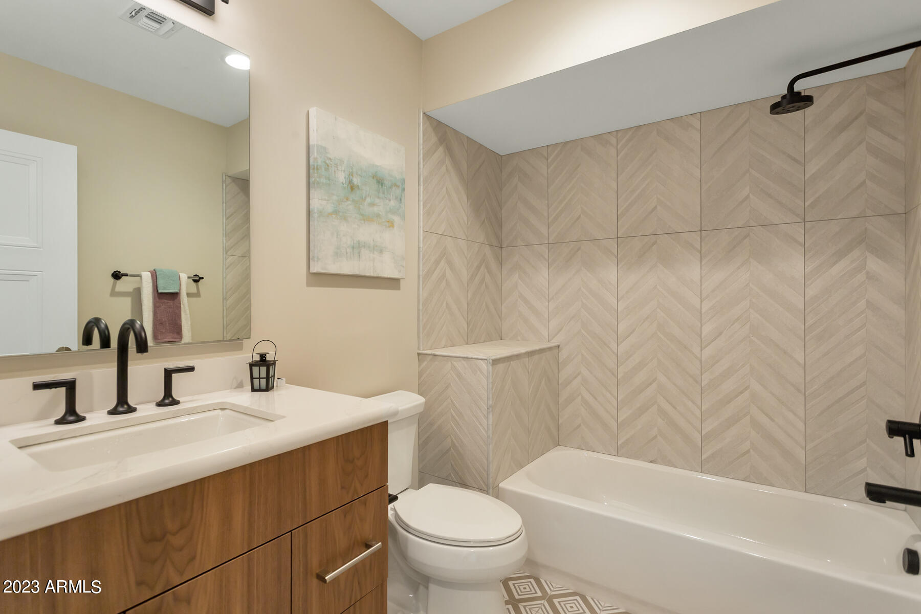 LUXE ON 40TH - Residential Income