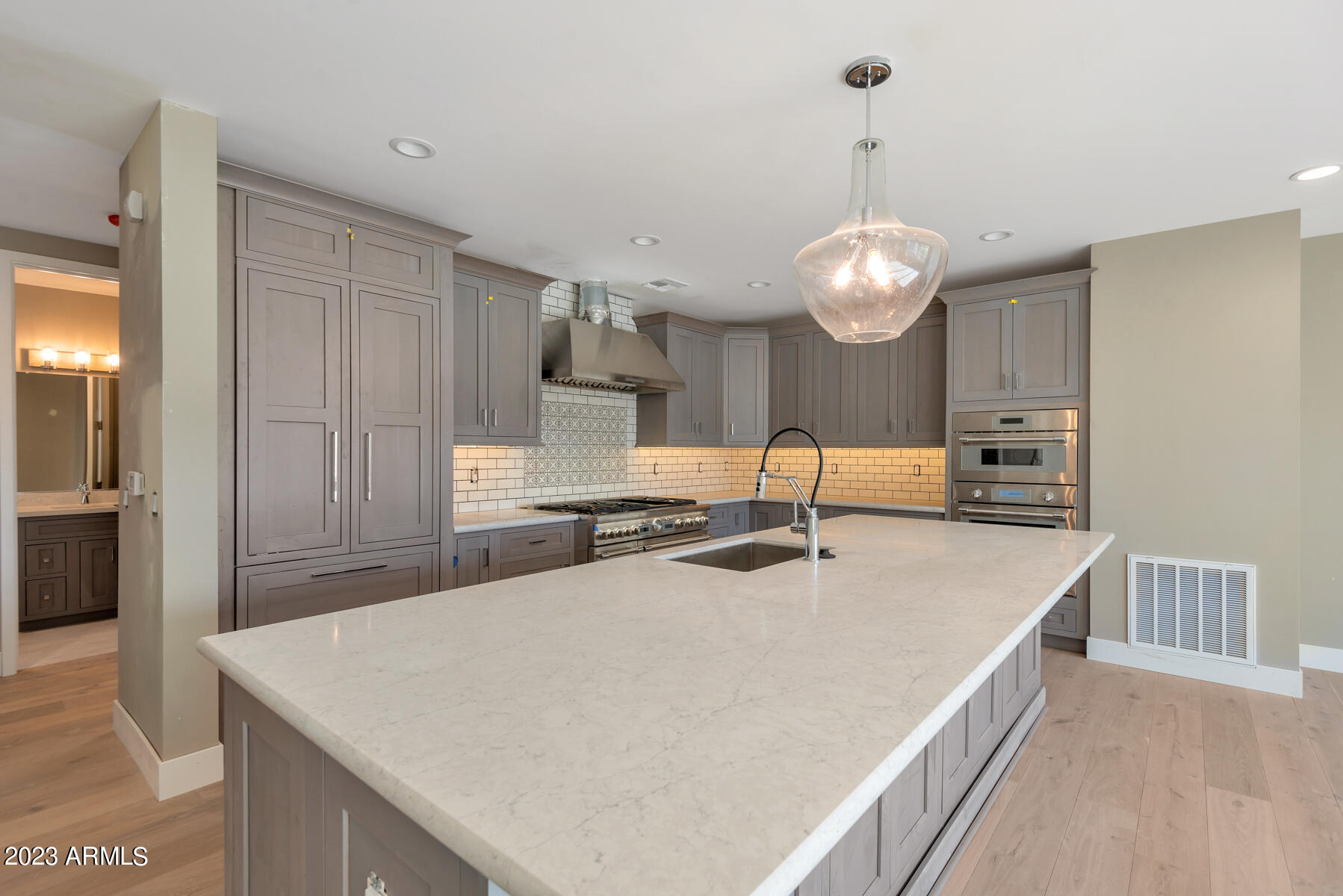 LUXE ON 40TH - Residential Income