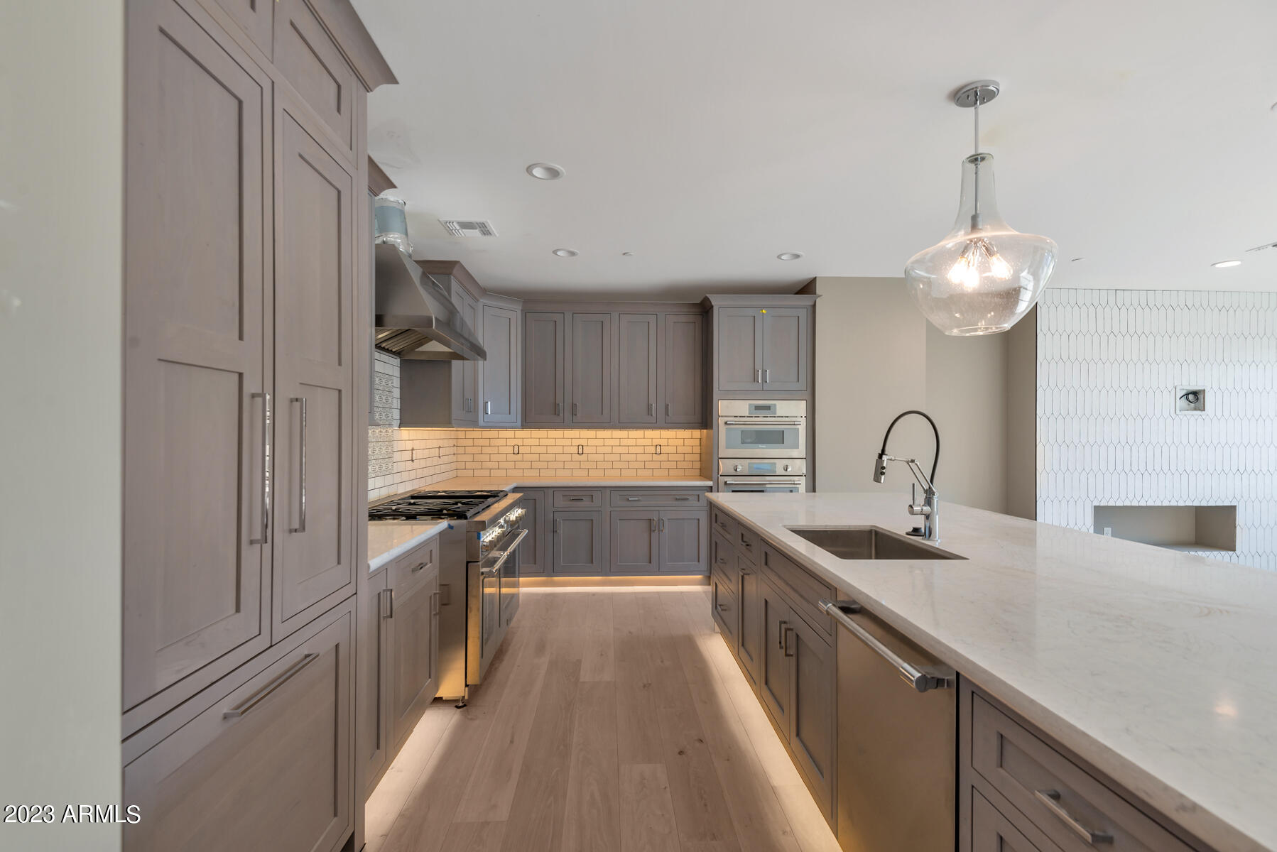 LUXE ON 40TH - Residential Income