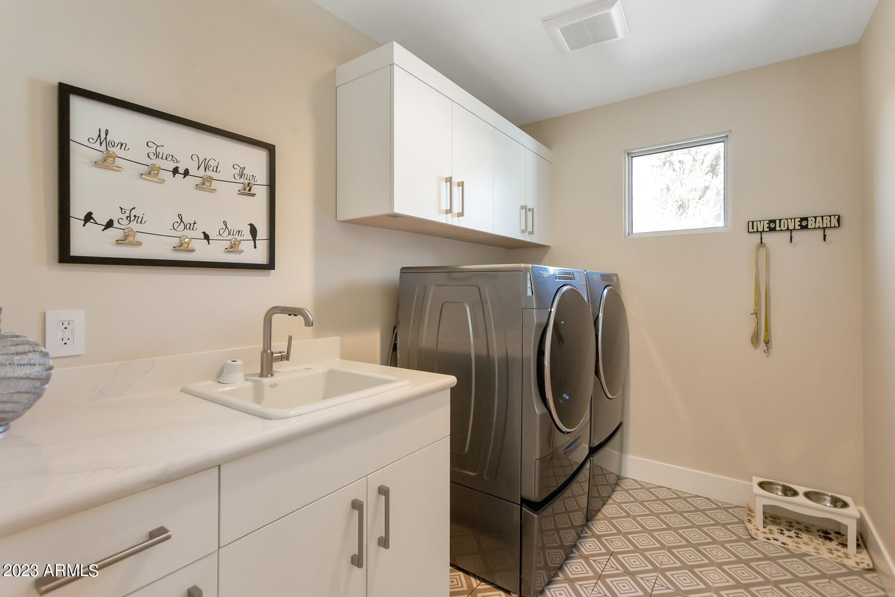 LUXE ON 40TH - Residential Income