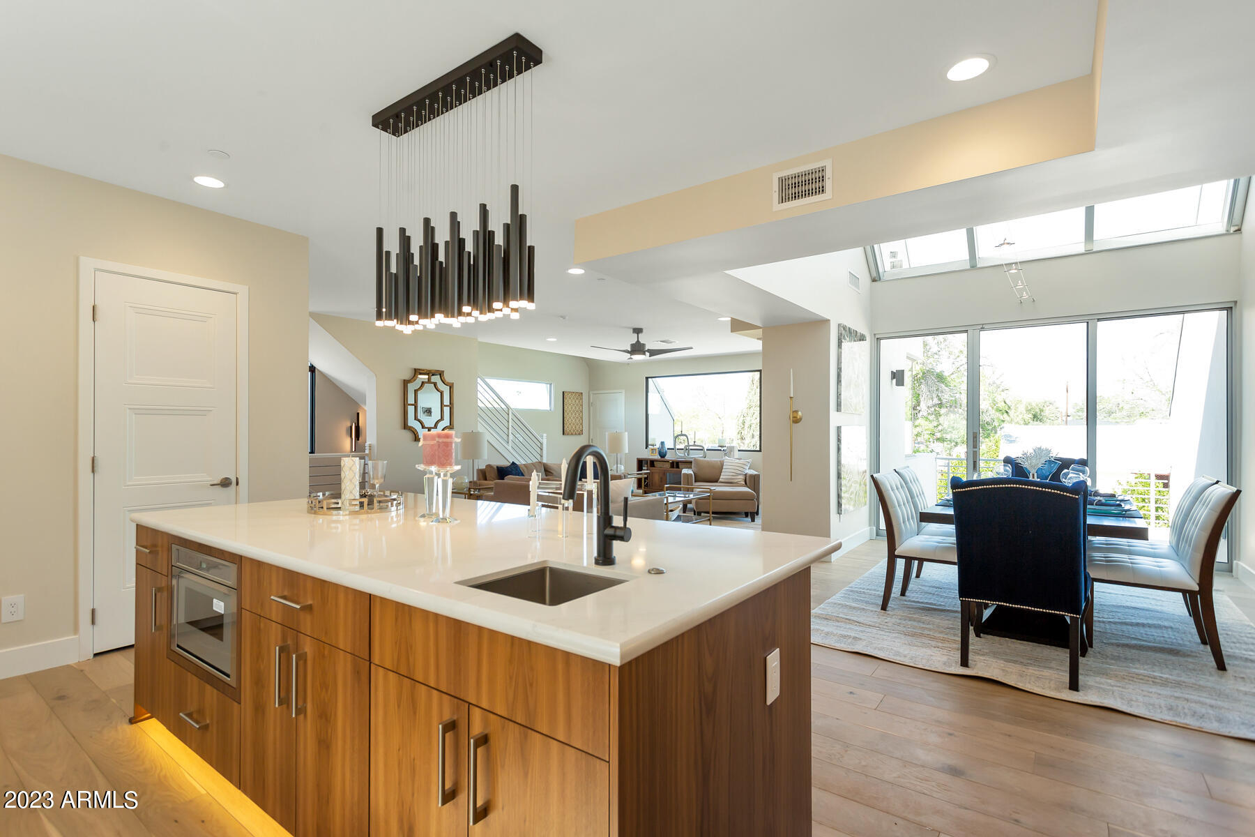 LUXE ON 40TH - Residential Income