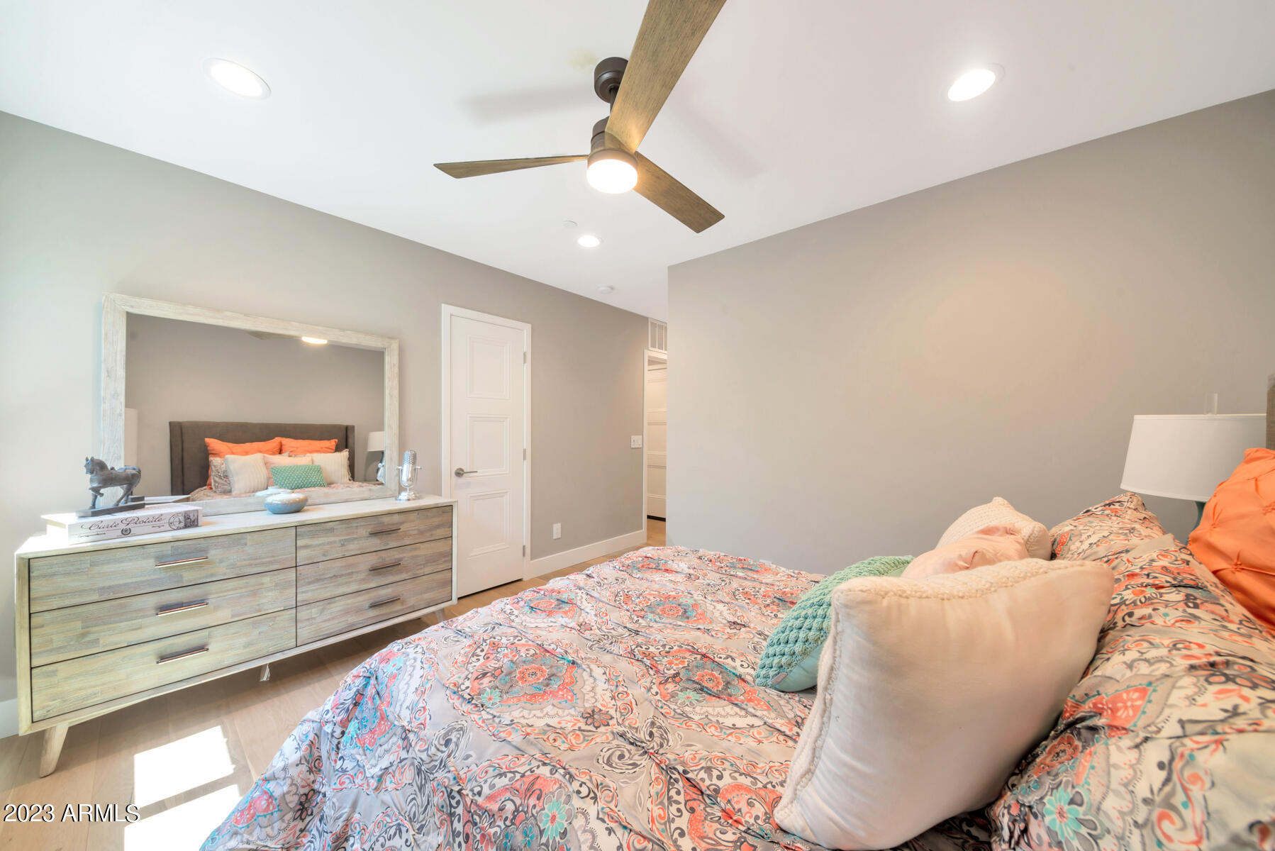 LUXE ON 40TH - Residential Income
