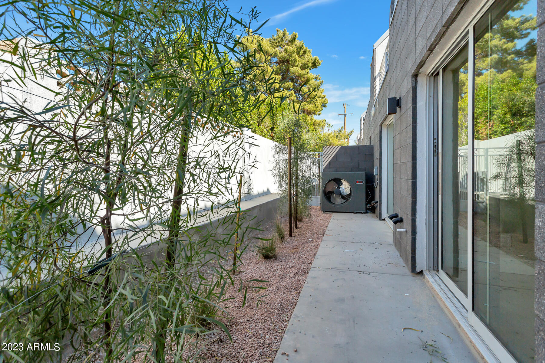 LUXE ON 40TH - Residential Income