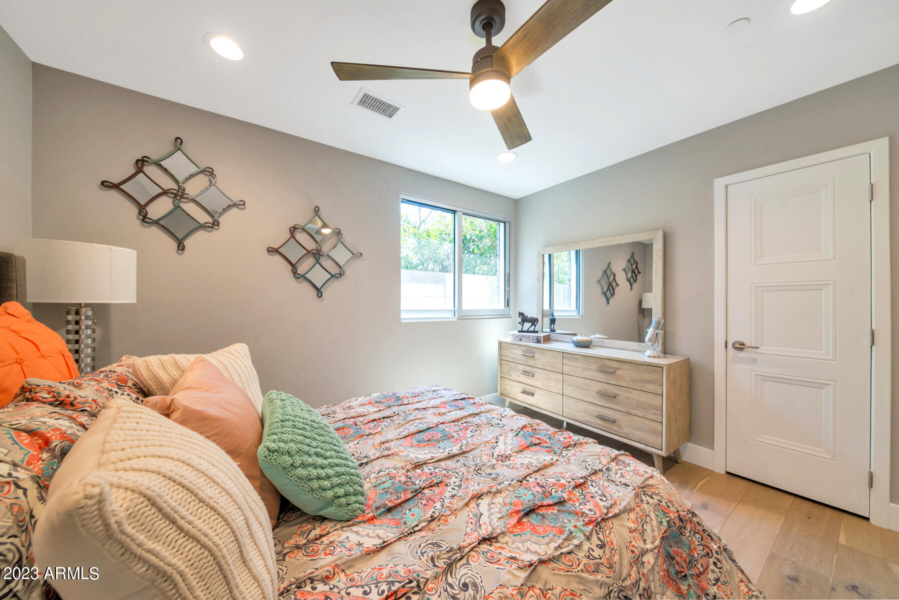 LUXE ON 40TH - Residential Income