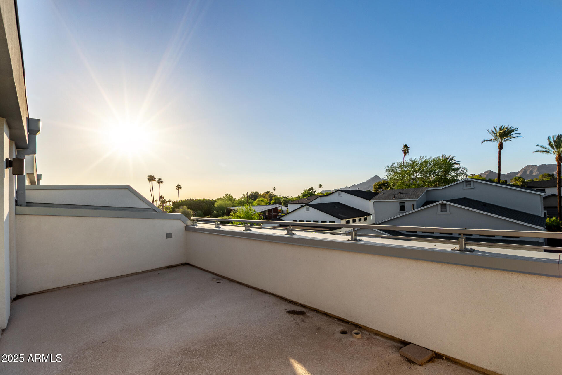 LUXE ON 40TH - Residential Income