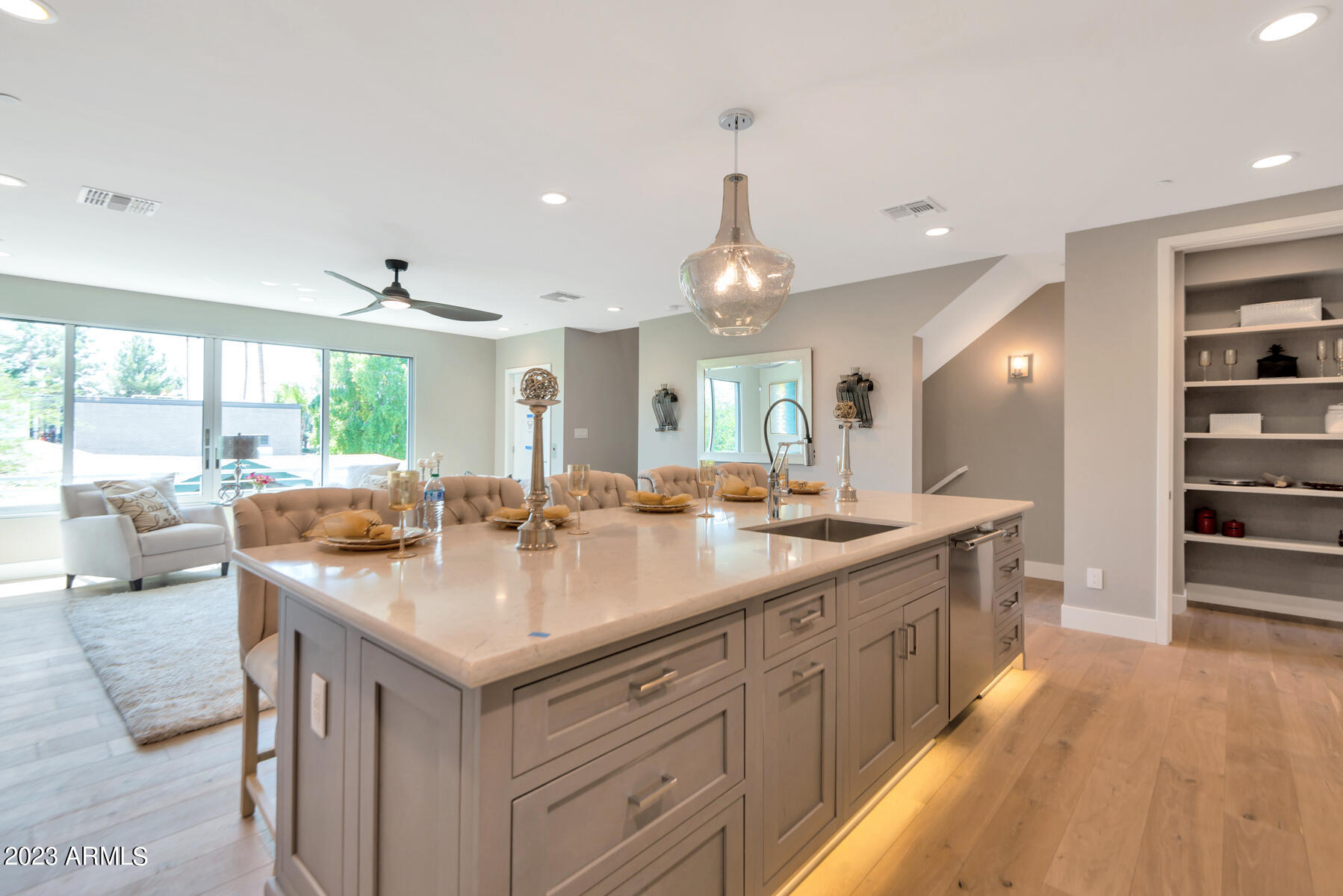 LUXE ON 40TH - Residential Income