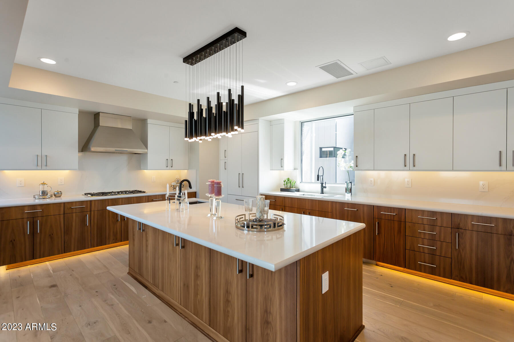 LUXE ON 40TH - Residential Income
