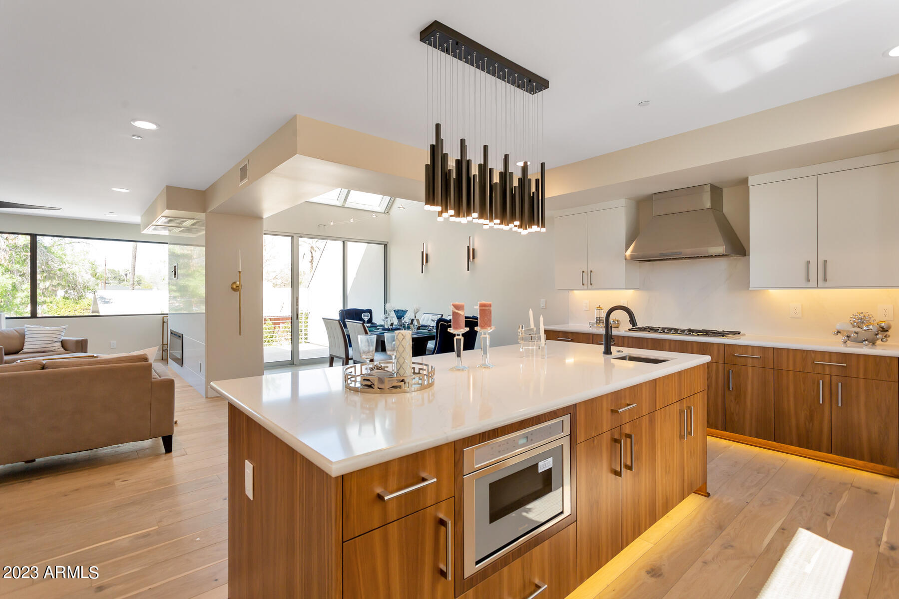 LUXE ON 40TH - Residential Income