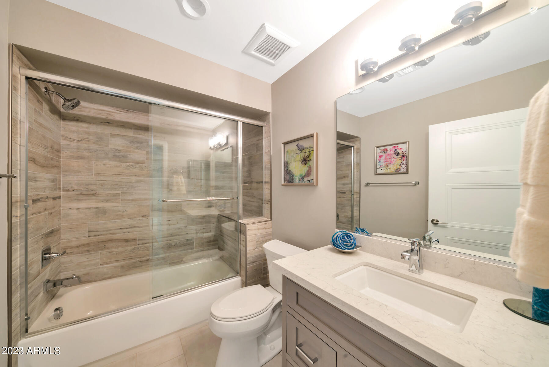 LUXE ON 40TH - Residential Income