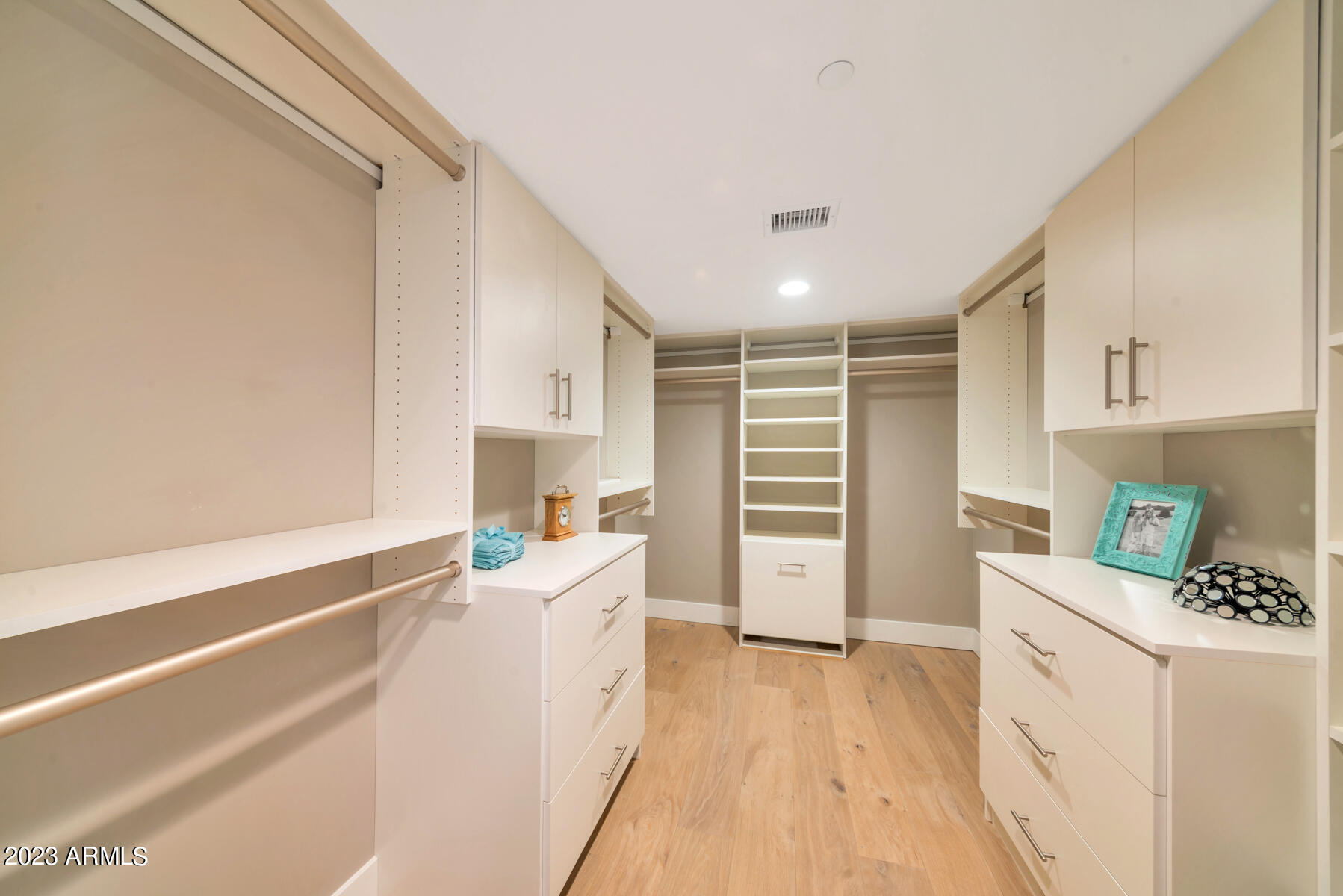 LUXE ON 40TH - Residential Income