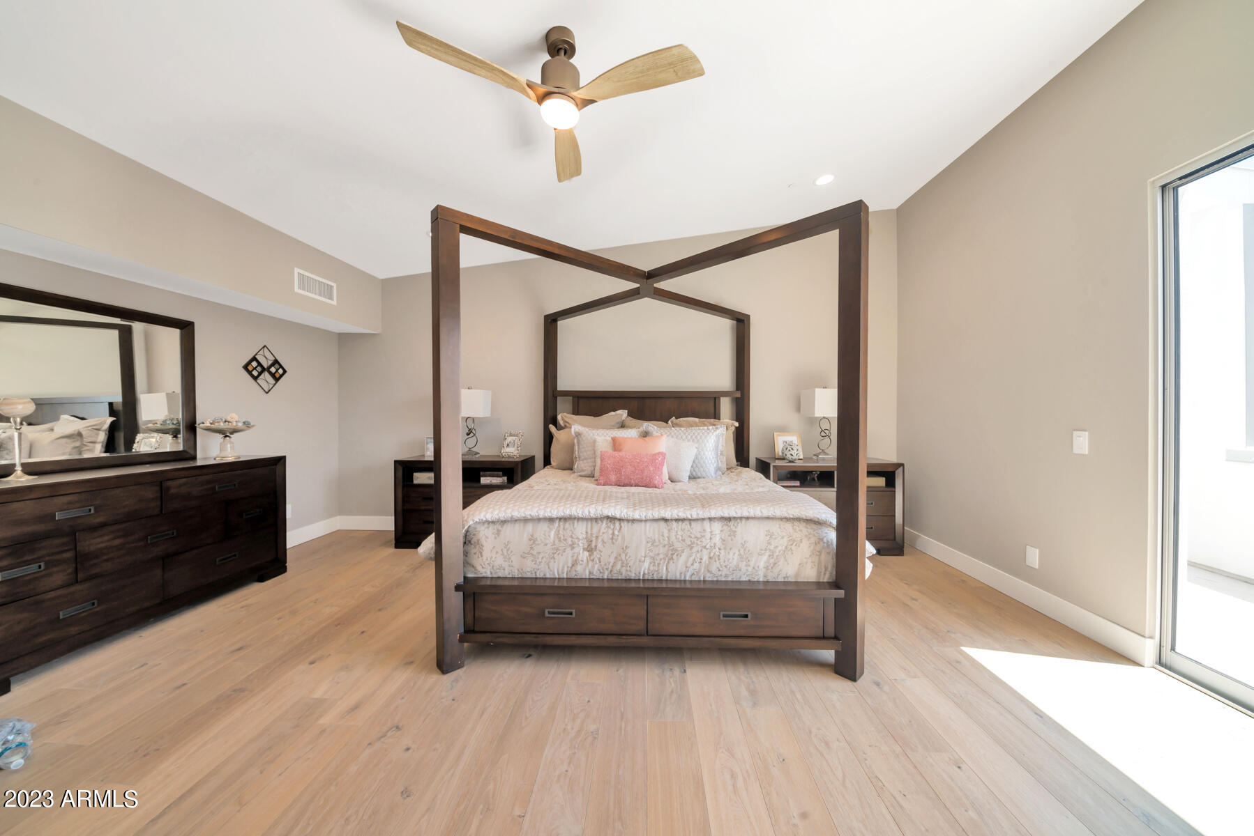 LUXE ON 40TH - Residential Income