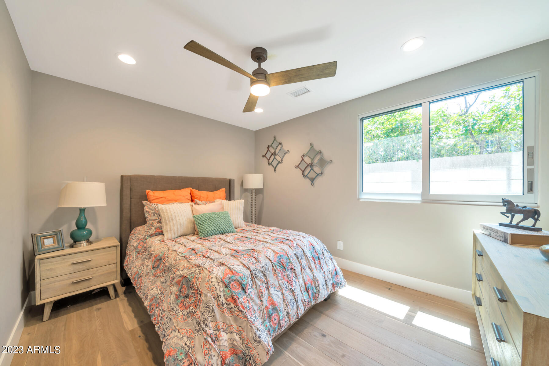 LUXE ON 40TH - Residential Income
