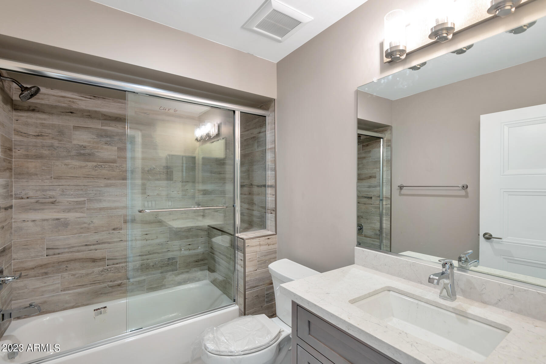 LUXE ON 40TH - Residential Income