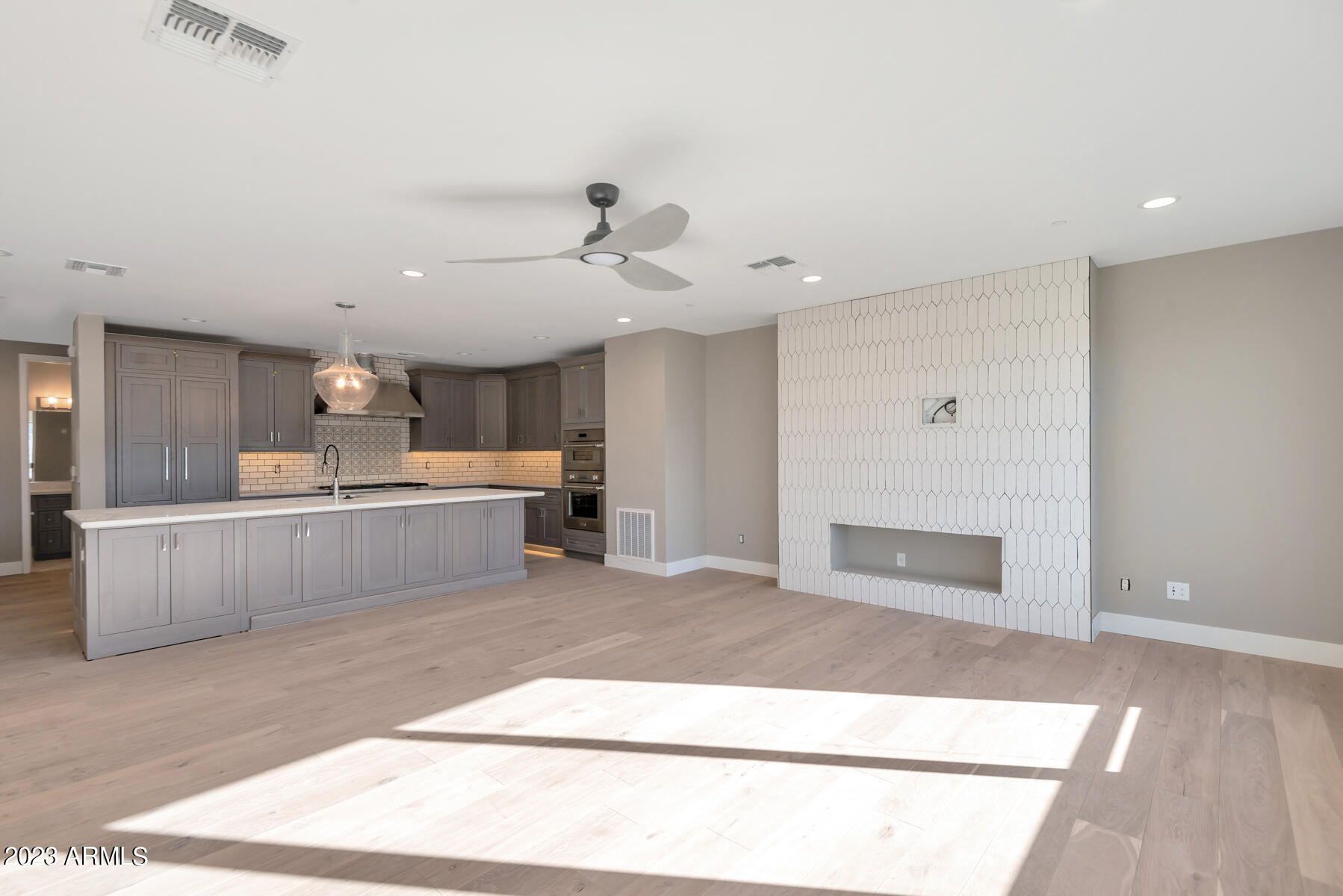 LUXE ON 40TH - Residential Income