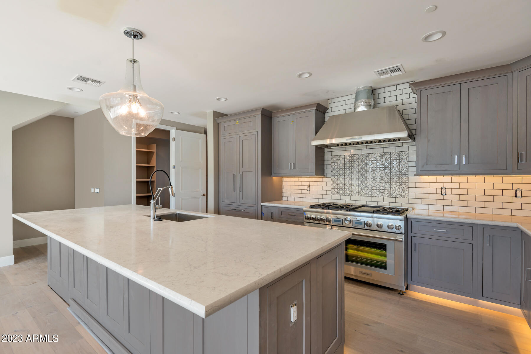 LUXE ON 40TH - Residential Income