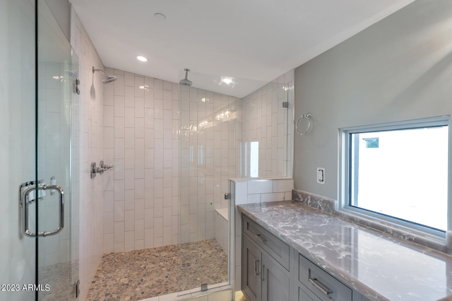 LUXE ON 40TH - Residential Income