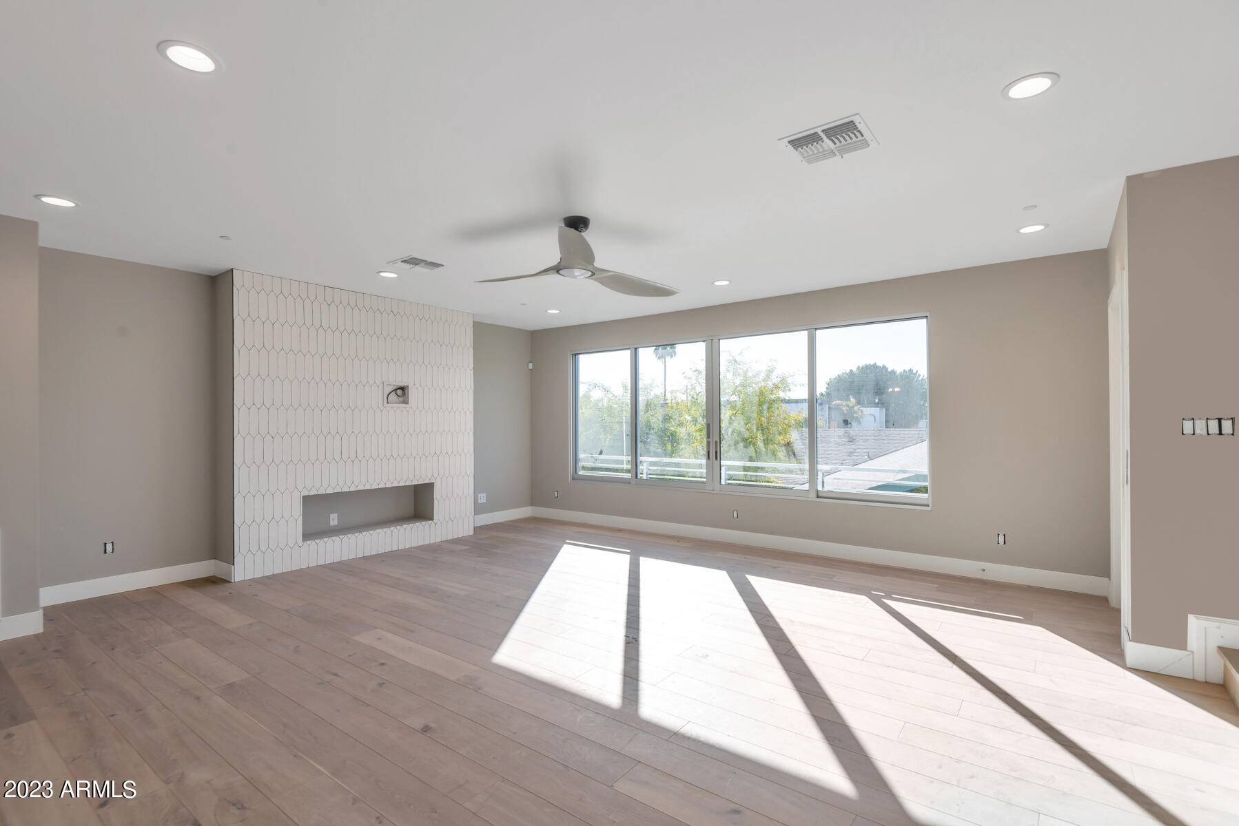 LUXE ON 40TH - Residential Income