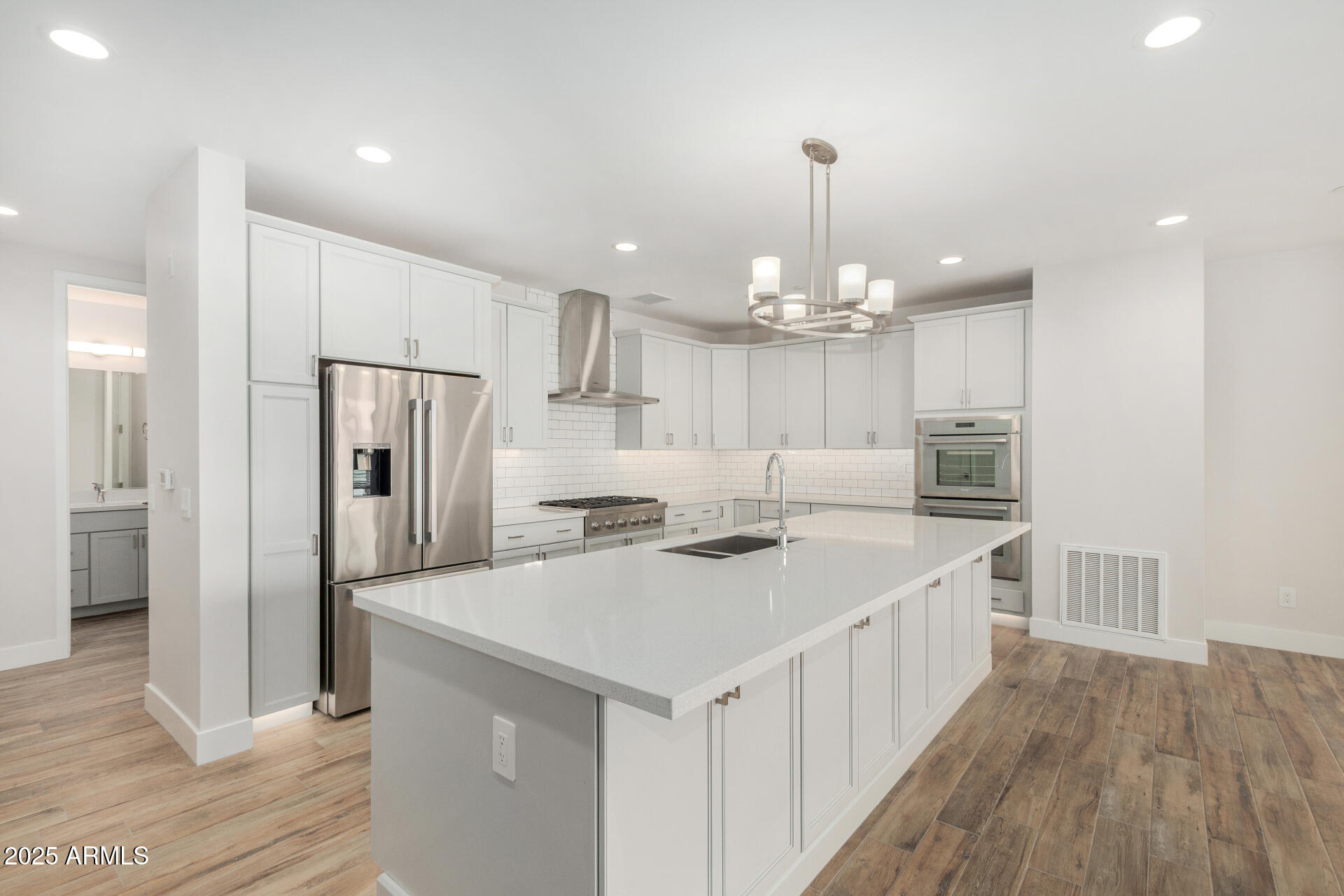 LUXE ON 40TH - Residential Income