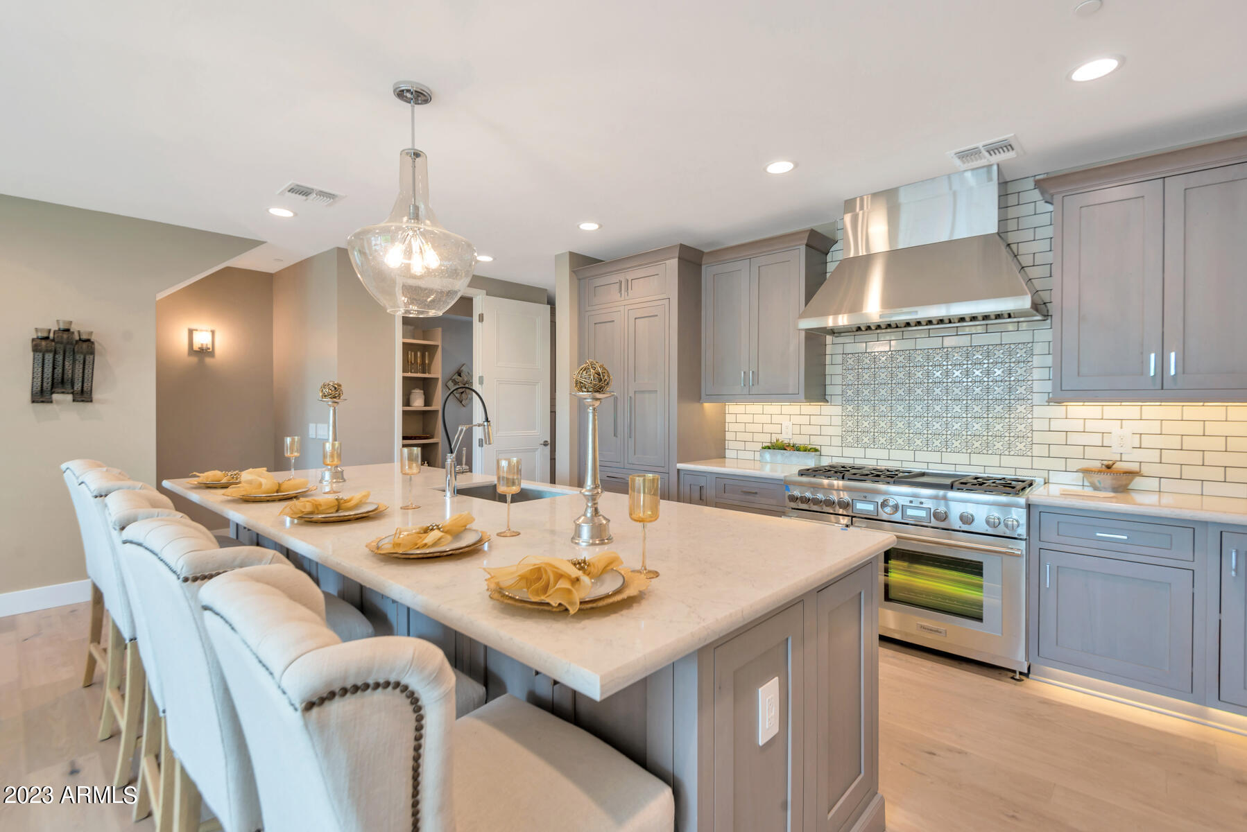 LUXE ON 40TH - Residential Income