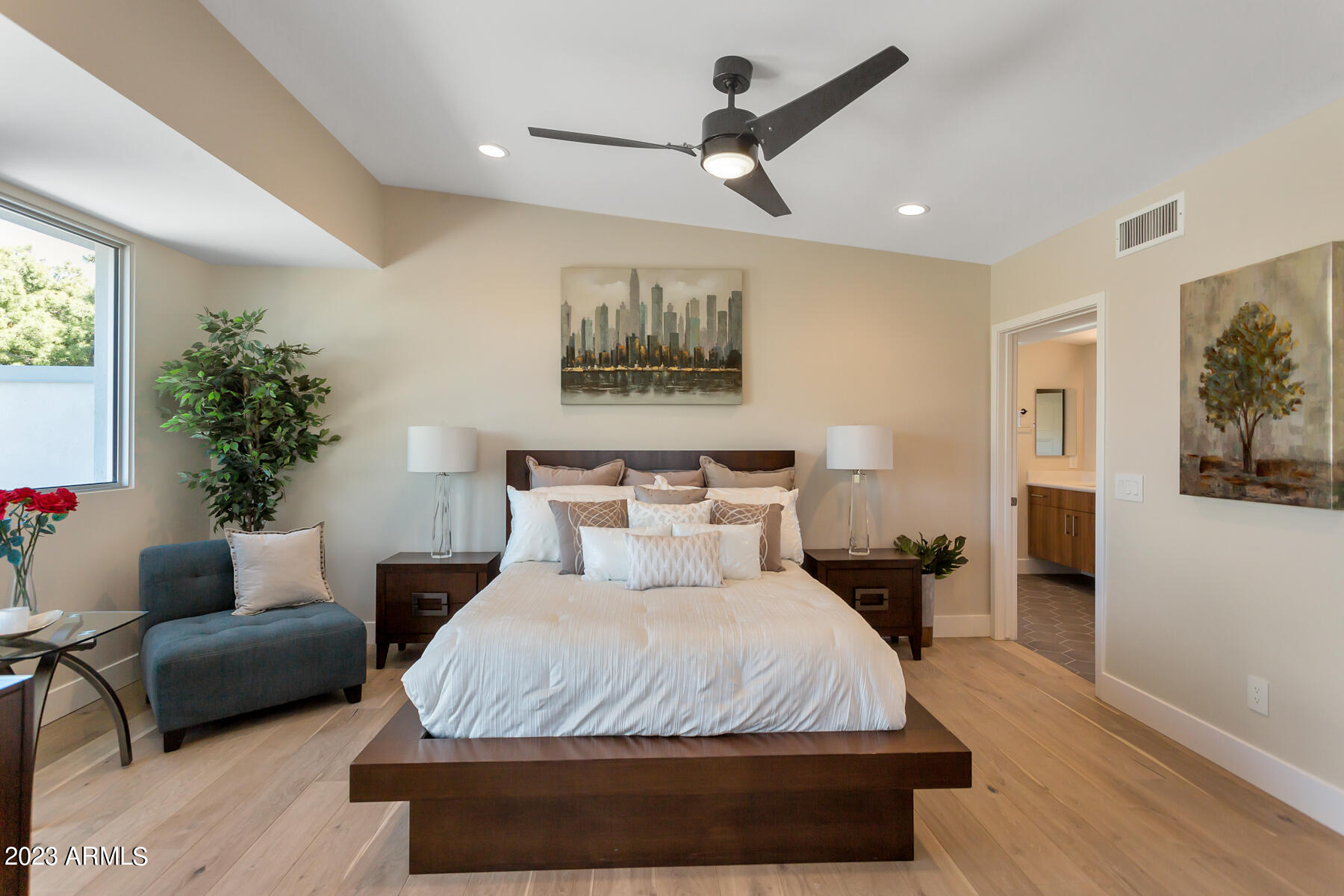 LUXE ON 40TH - Residential Income