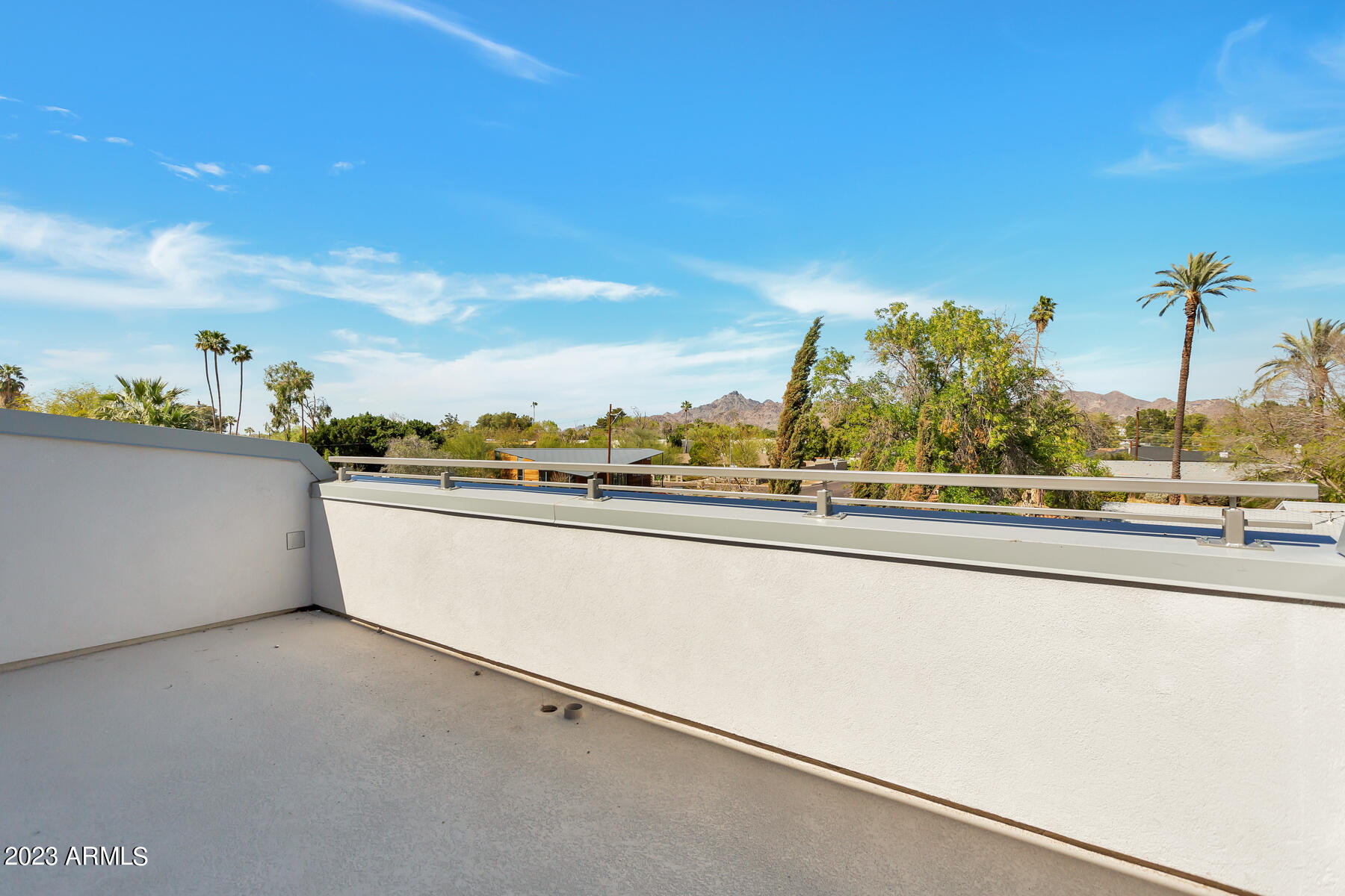LUXE ON 40TH - Residential Income