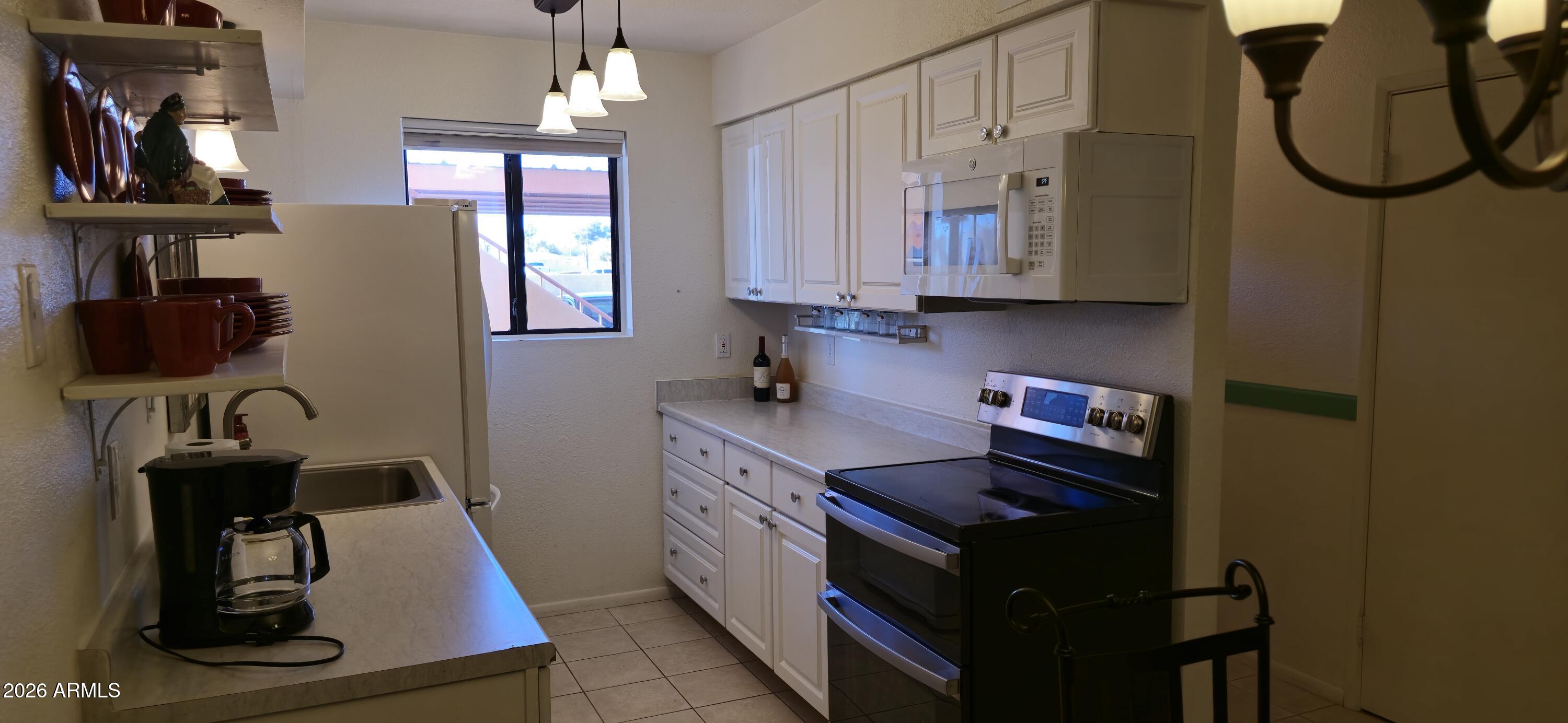 DESERT GOLD CONDOMINIUM - Residential