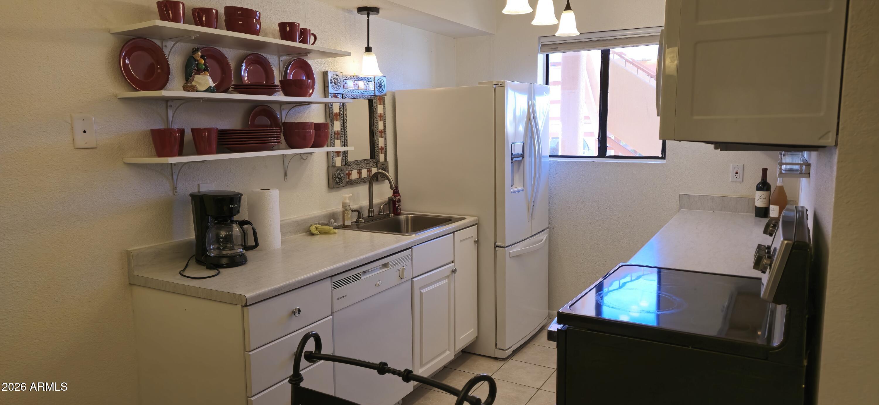 DESERT GOLD CONDOMINIUM - Residential