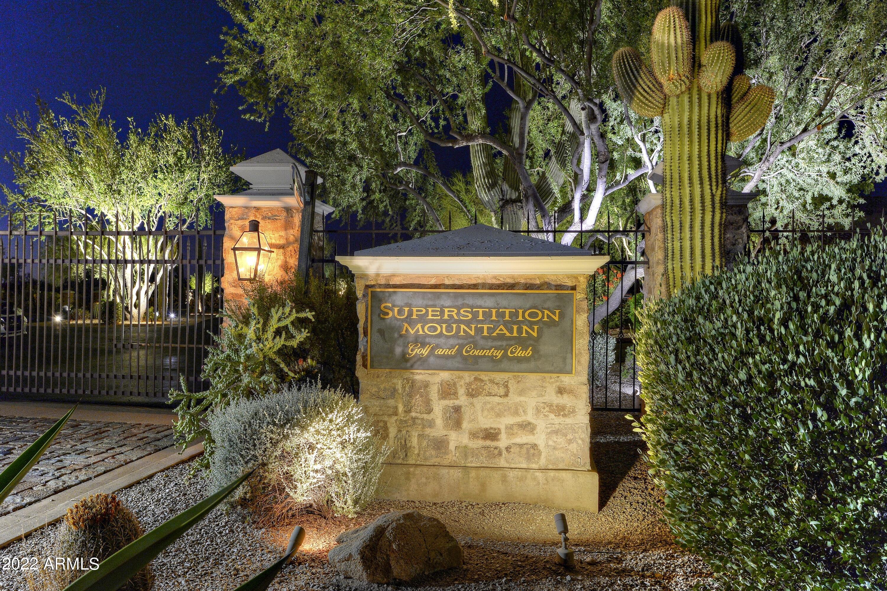 Superstition Mountain - Land
