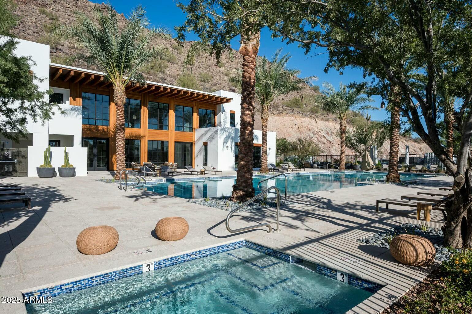 ASCENT AT THE PHOENICIAN GOLF VILLAS - Residential