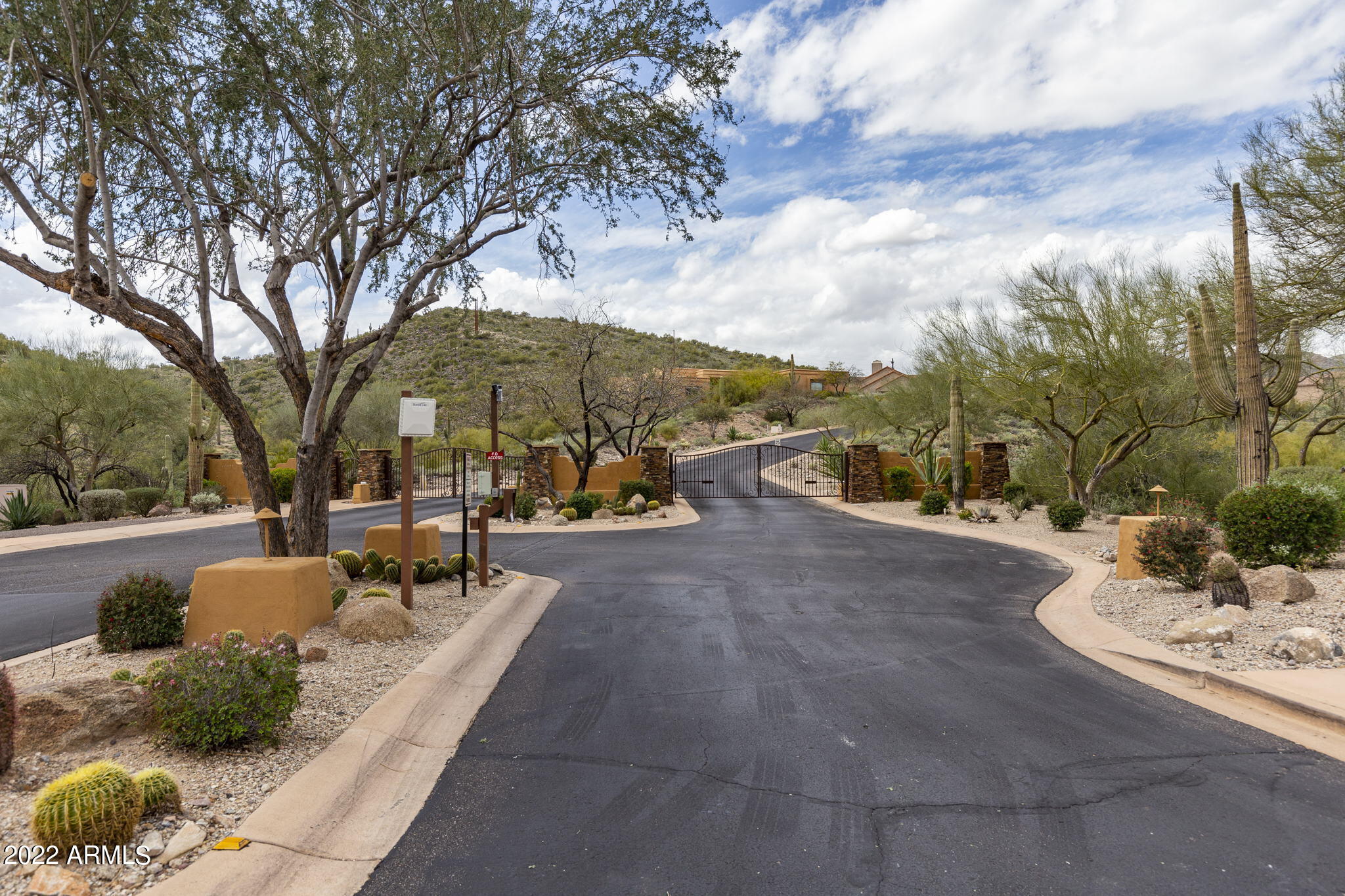 EAGLE RIDGE AT FOUNTAIN HILLS - Residential