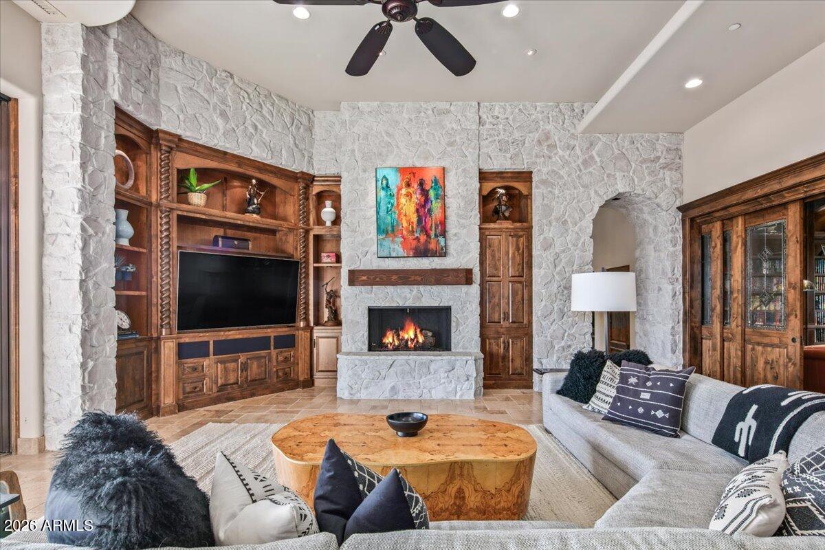 DESERT MOUNTAIN - Residential