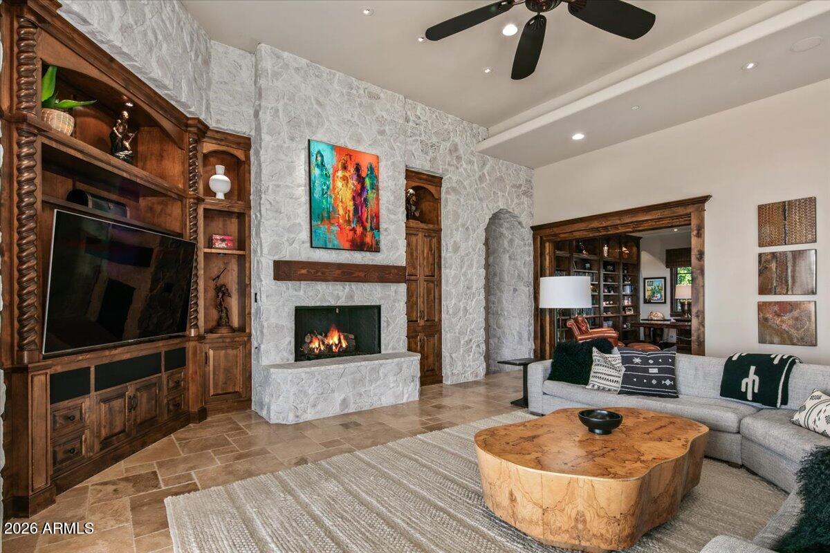 DESERT MOUNTAIN - Residential