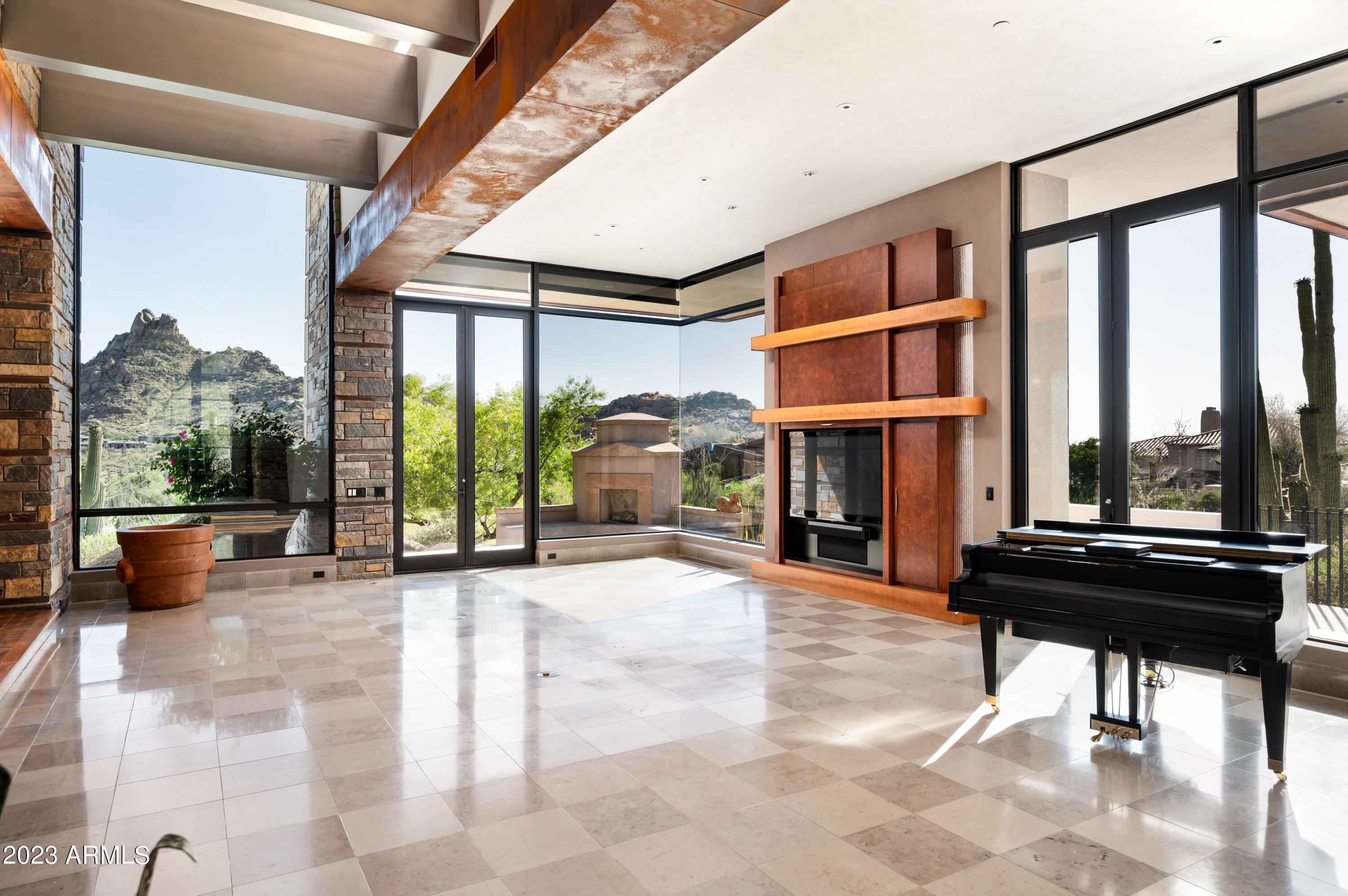ESTANCIA - Residential