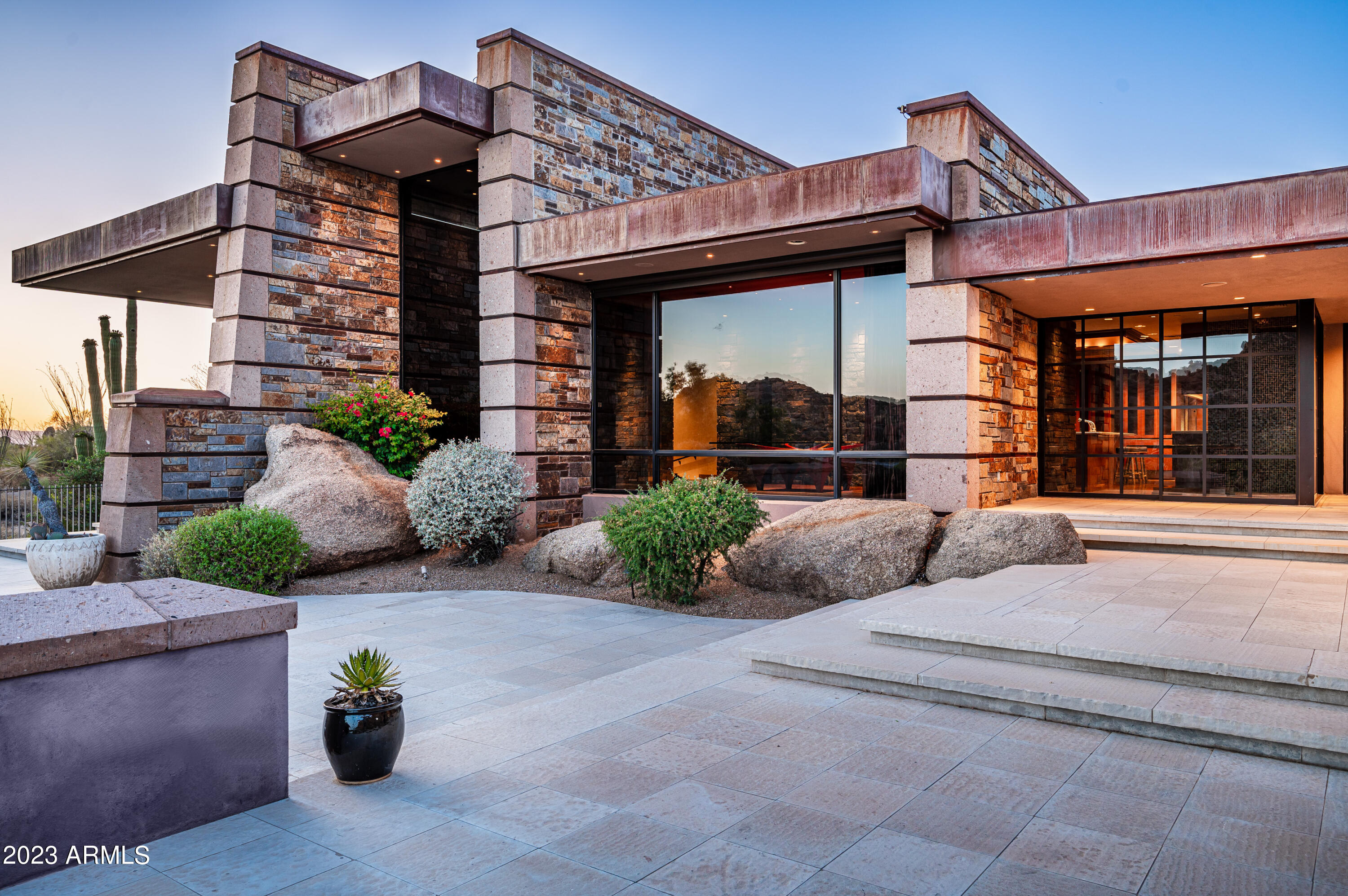 ESTANCIA - Residential