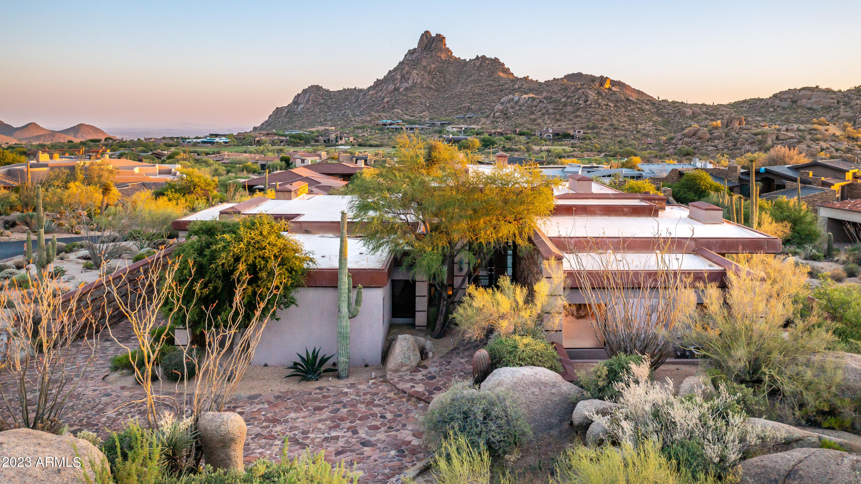 ESTANCIA - Residential