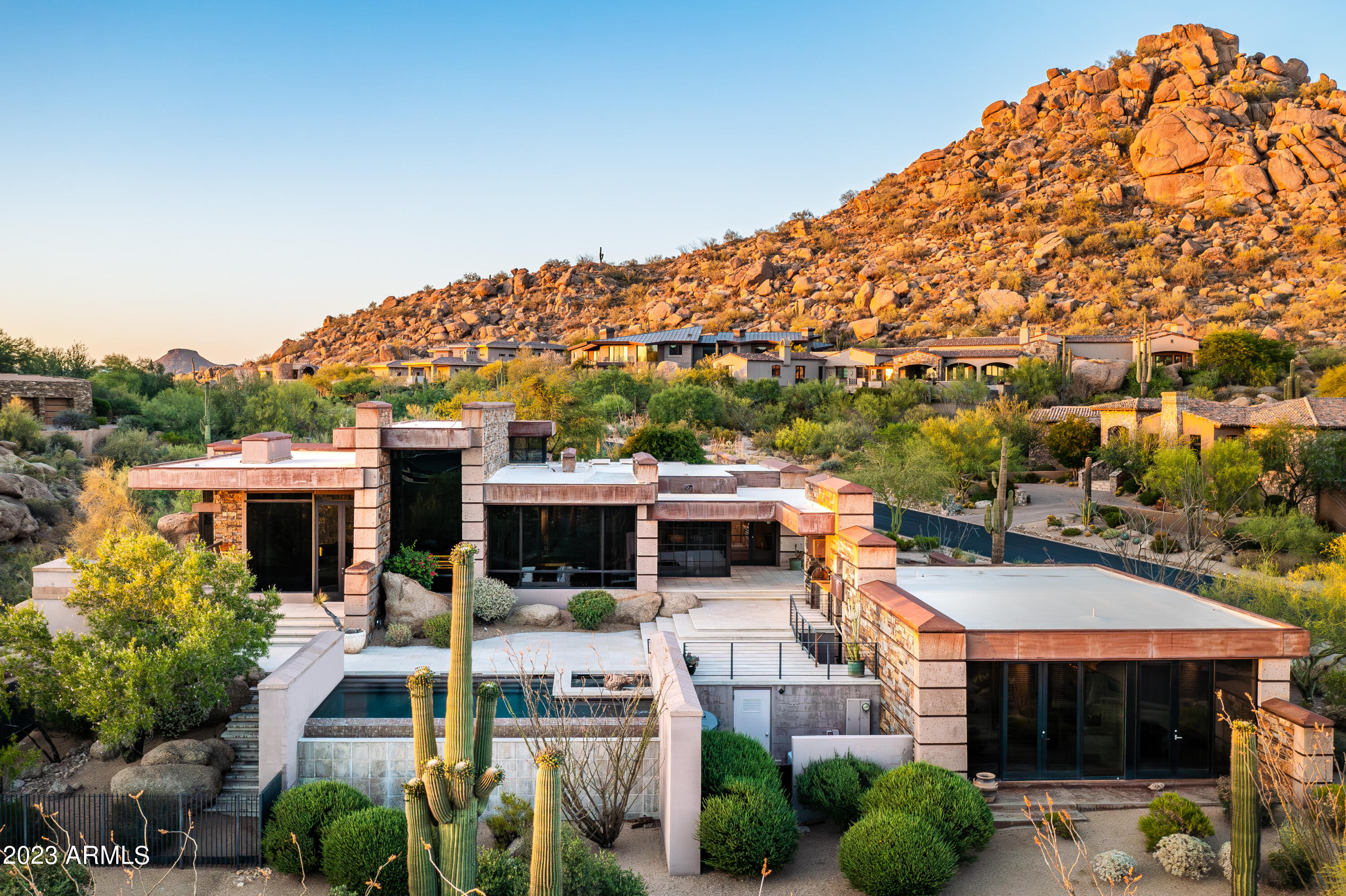 ESTANCIA - Residential