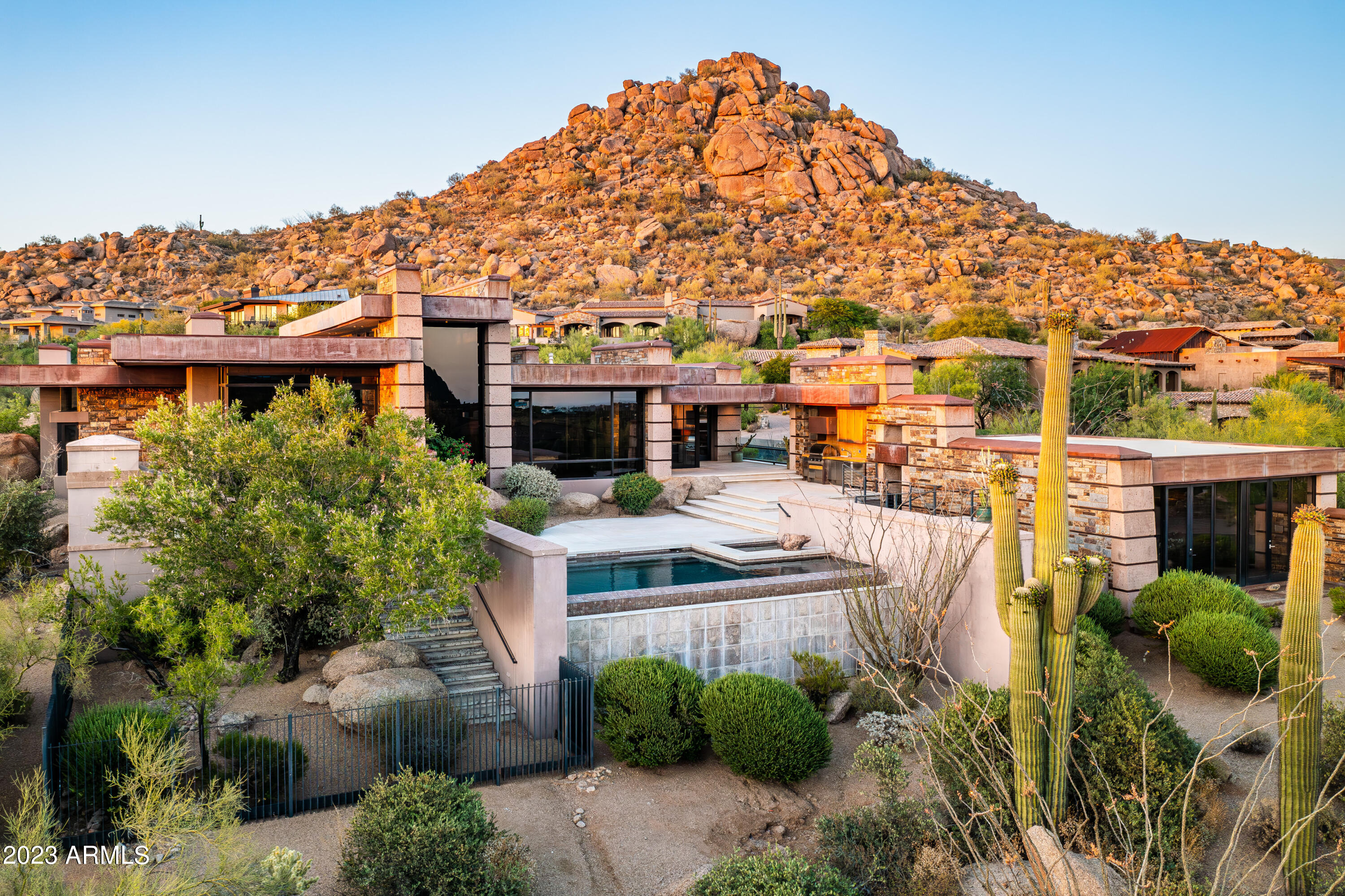 ESTANCIA - Residential