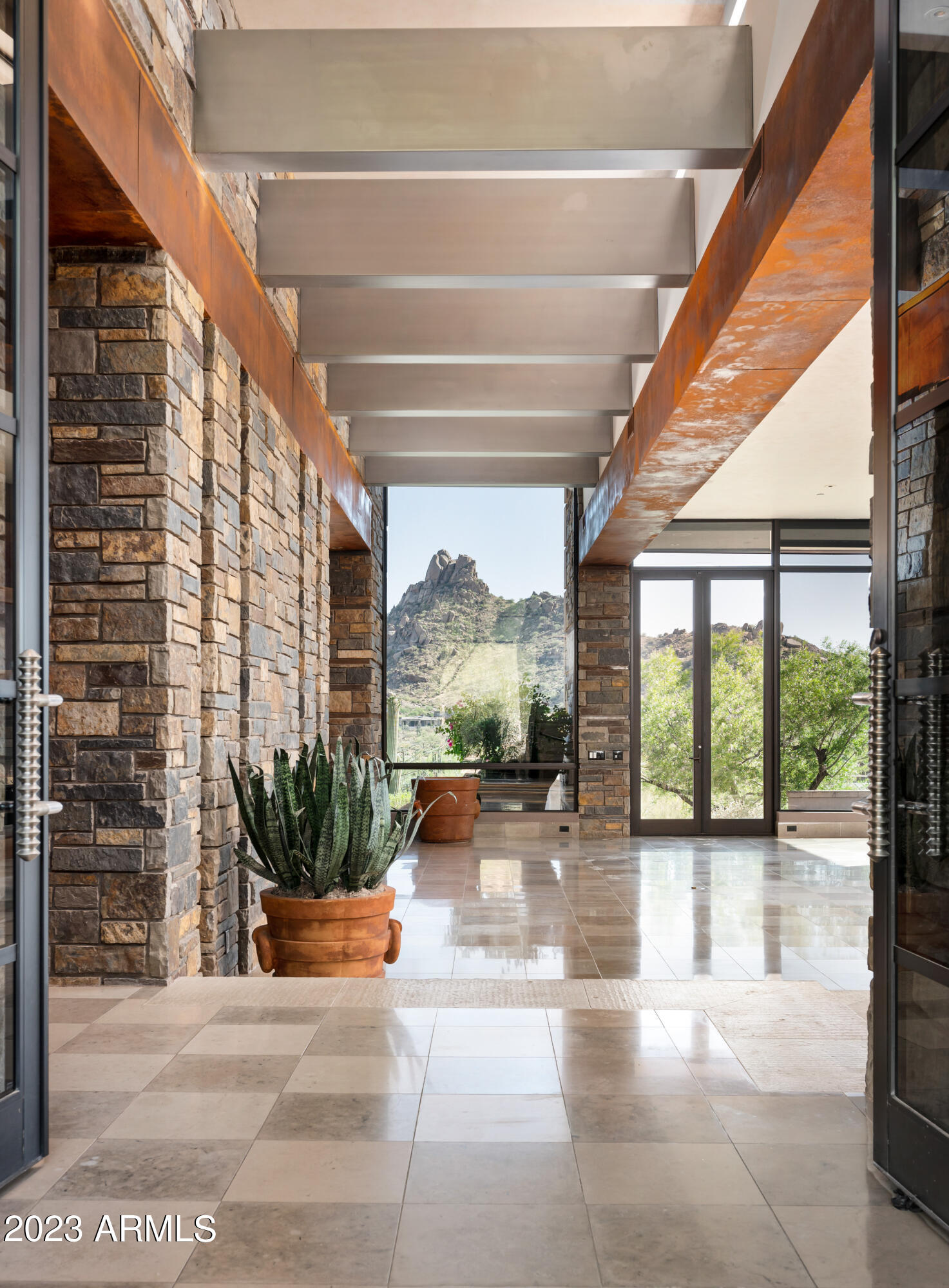 ESTANCIA - Residential