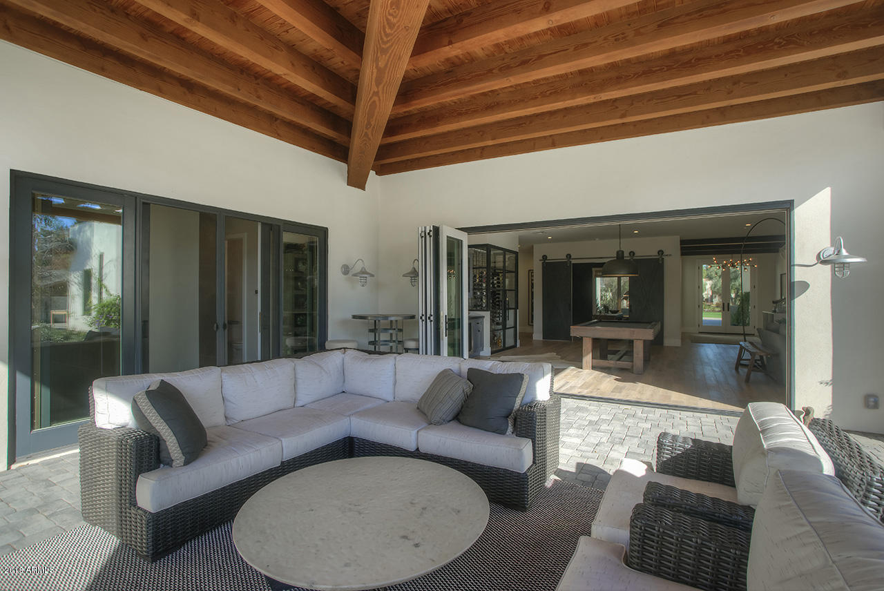 PARADISE VALLEY FARMS - Residential