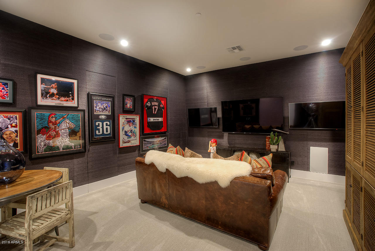 PARADISE VALLEY FARMS - Residential